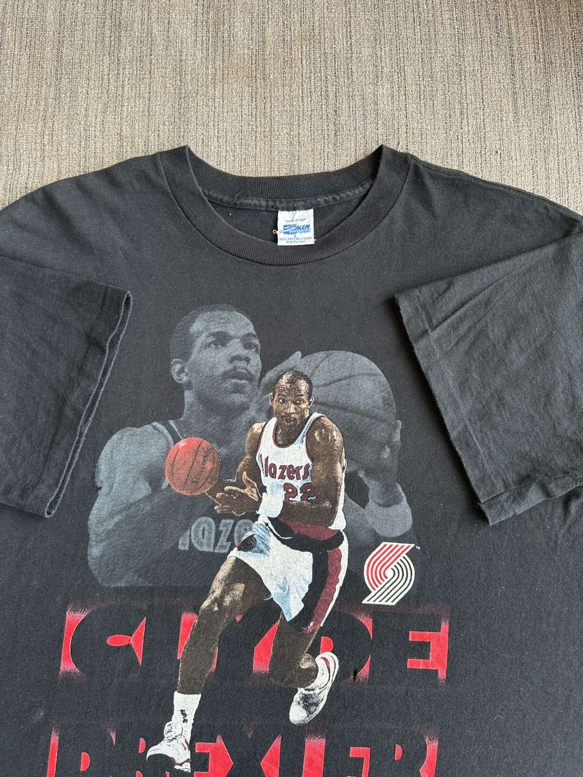 NBA × Rap Tees × Vintage Vintage 90’s Clyde Drexler NBA Trail Blazers Portland USA Size US L / EU 52-54 / 3 - 4 Thumbnail