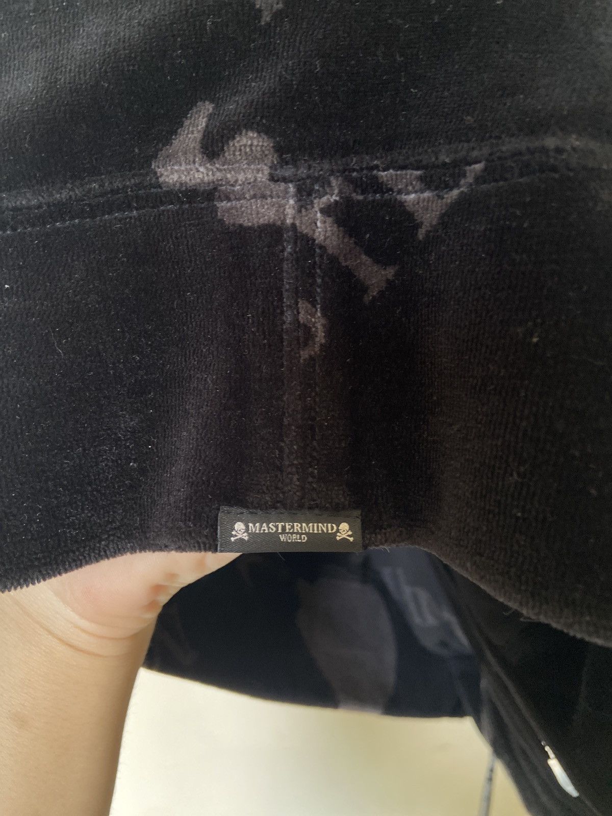Mastermind Japan MASTERMIND WORLD skull print velour track jacket size M Size US M / EU 48-50 / 2 - 12 Thumbnail