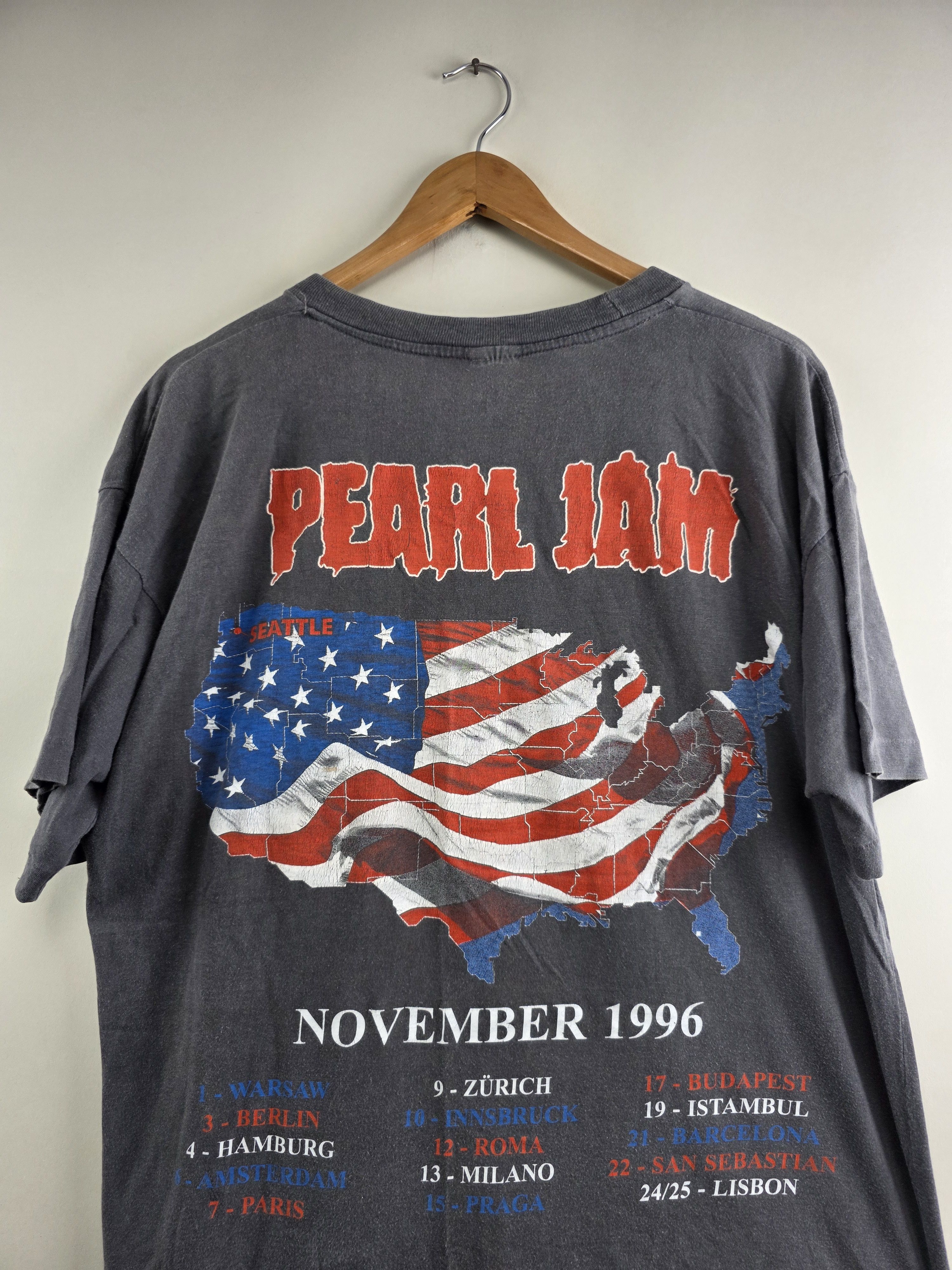 Band Tees × Vintage 1996 Pearl Jam Euro Tour XL 23" 28.5" Size US XL / EU 56 / 4 - 7 Thumbnail