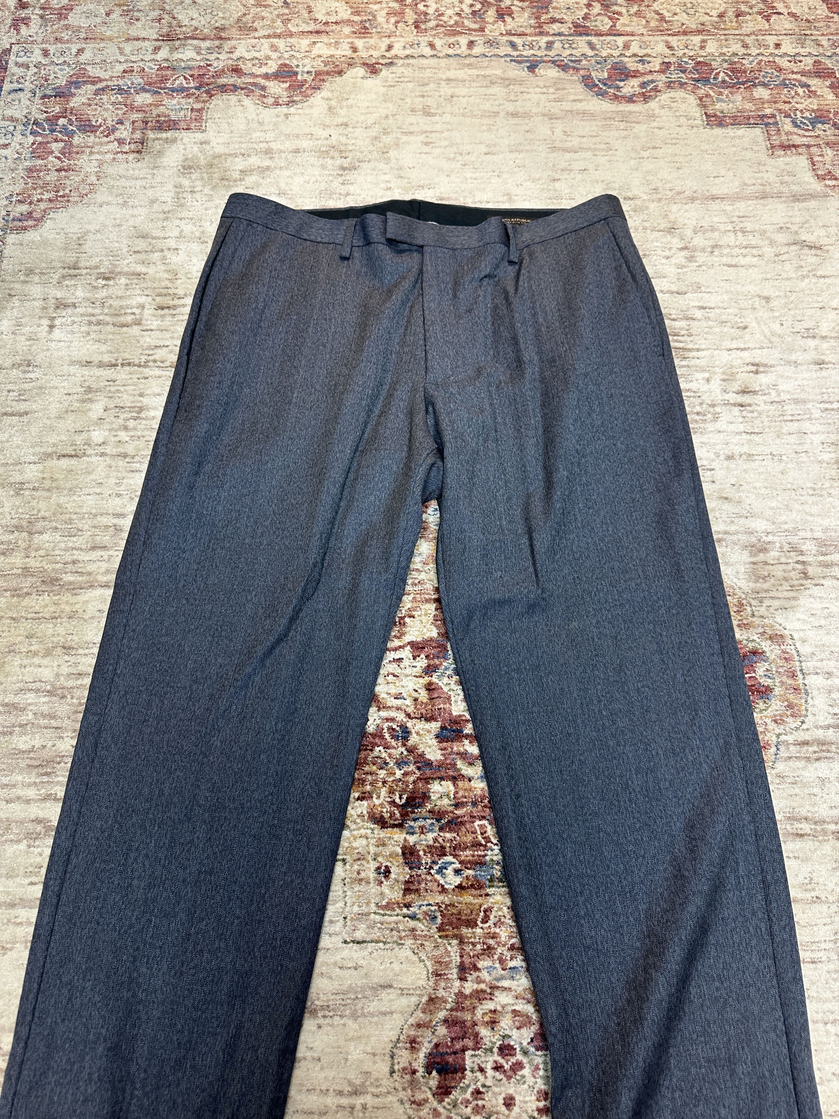 Banana Republic Banana Republic Men's Light Navy Modern Pants Size 36/30 Size US 36 / EU 52 - 1 Thumbnail