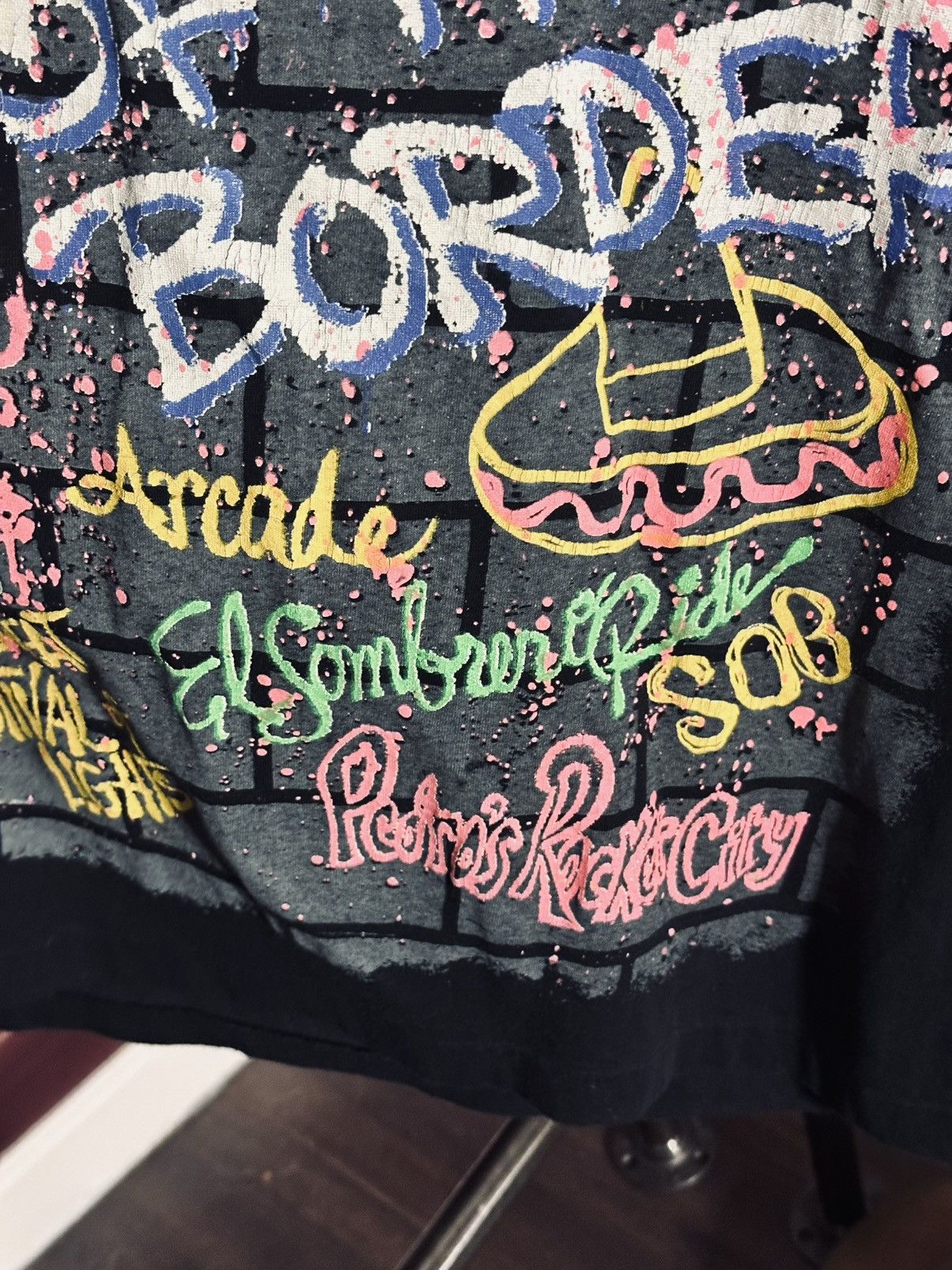 Vintage SOUTH OF THE BORDER 90s single stitch Screen Stars t-shirt Size US L / EU 52-54 / 3 - 5 Thumbnail