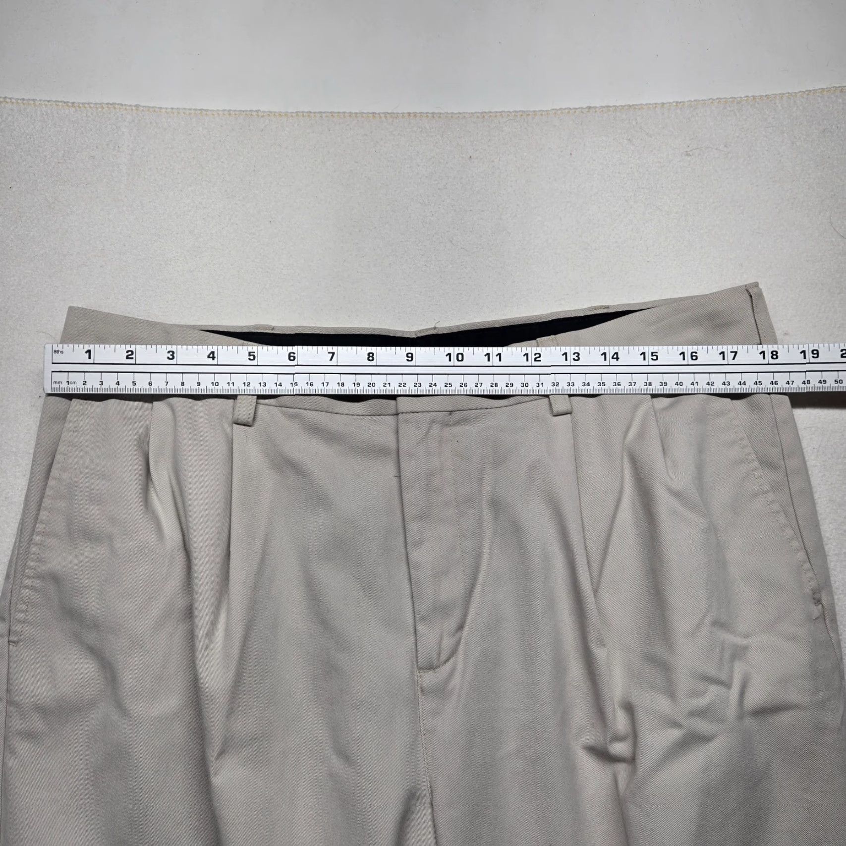 Croft & Barrow Croft & Barrow Beige Dress Pants Adult Men 36 x 30 Waist 36 Inseam 30 Flat Front Button Zipper Belt Loops Pockets Classic Fit Size US 36 / EU 52 - 4 Thumbnail