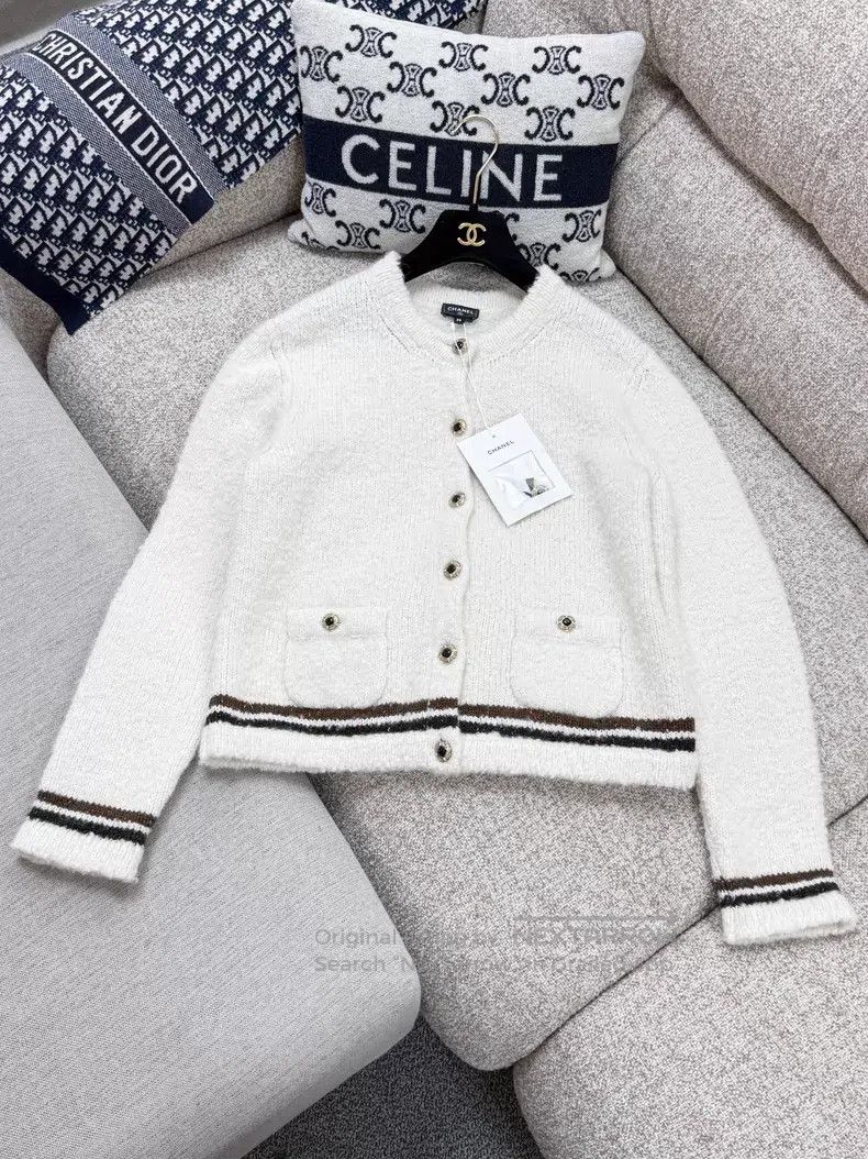 Chanel Chanel Milky white brown edge cashmere knitted cardigan ja Size XS / US 0-2 / IT 36-38 - 2 Thumbnail