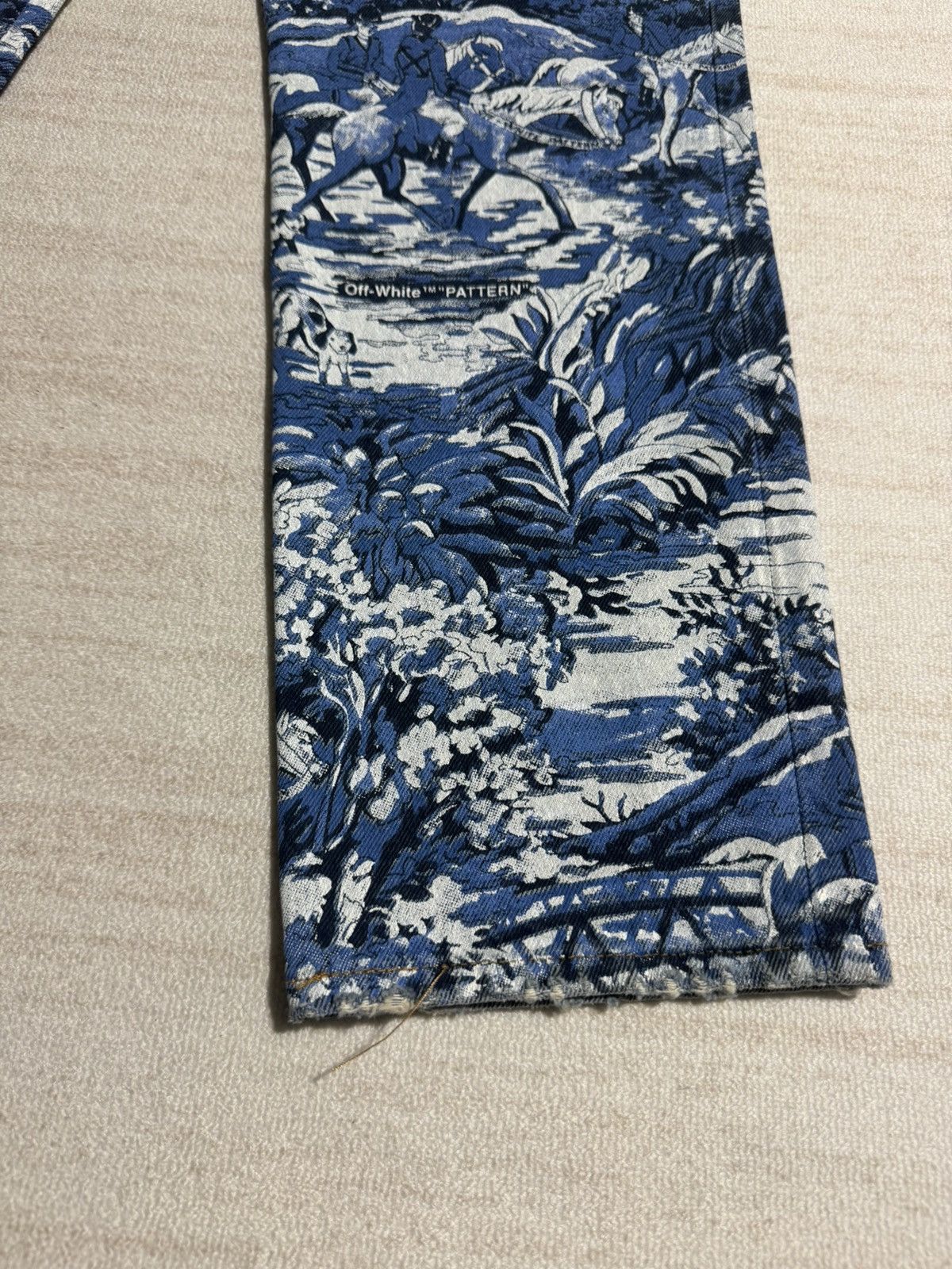 Off-White Printed jean Size 27" / US 4 / IT 40 - 2 Thumbnail