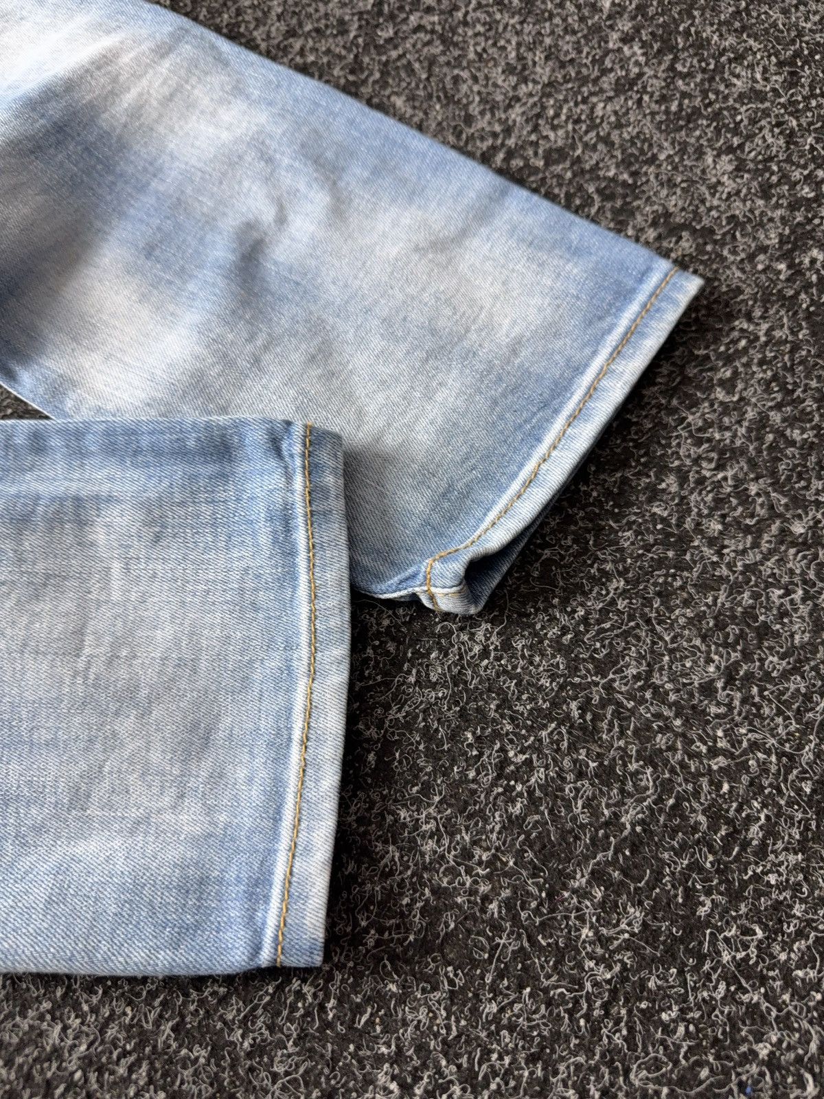 Dsquared2 00s Dsquared2 Distressed Light Wash Denim Jeans Size 38 Size 26" / US 2 / IT 38 - 15 Thumbnail