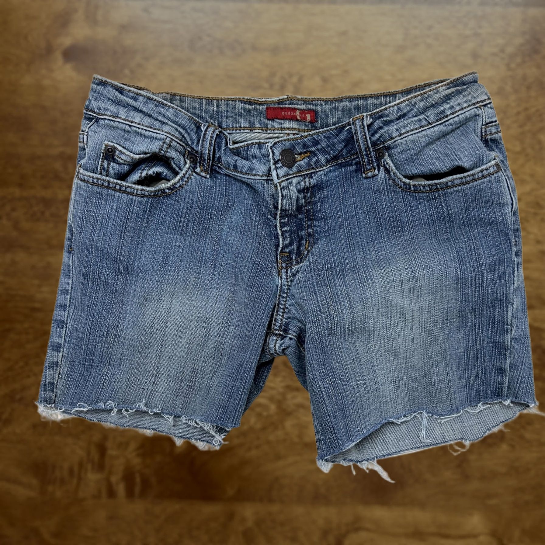 Vintage VINTAGE Gadzooks Shorts Womens 29 Blue Denim Bermuda Cutoff Embroidered Raw Hem Size 29" - 1 Thumbnail