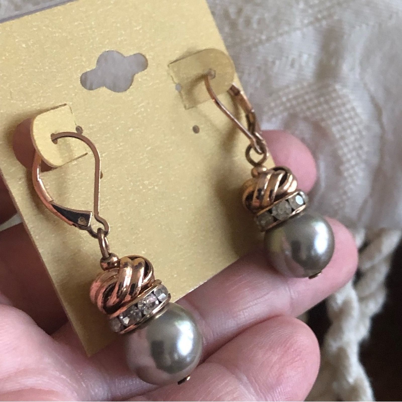 Vintage Vintage gray dangle pearl lever back earrings Size ONE SIZE - 4 Thumbnail