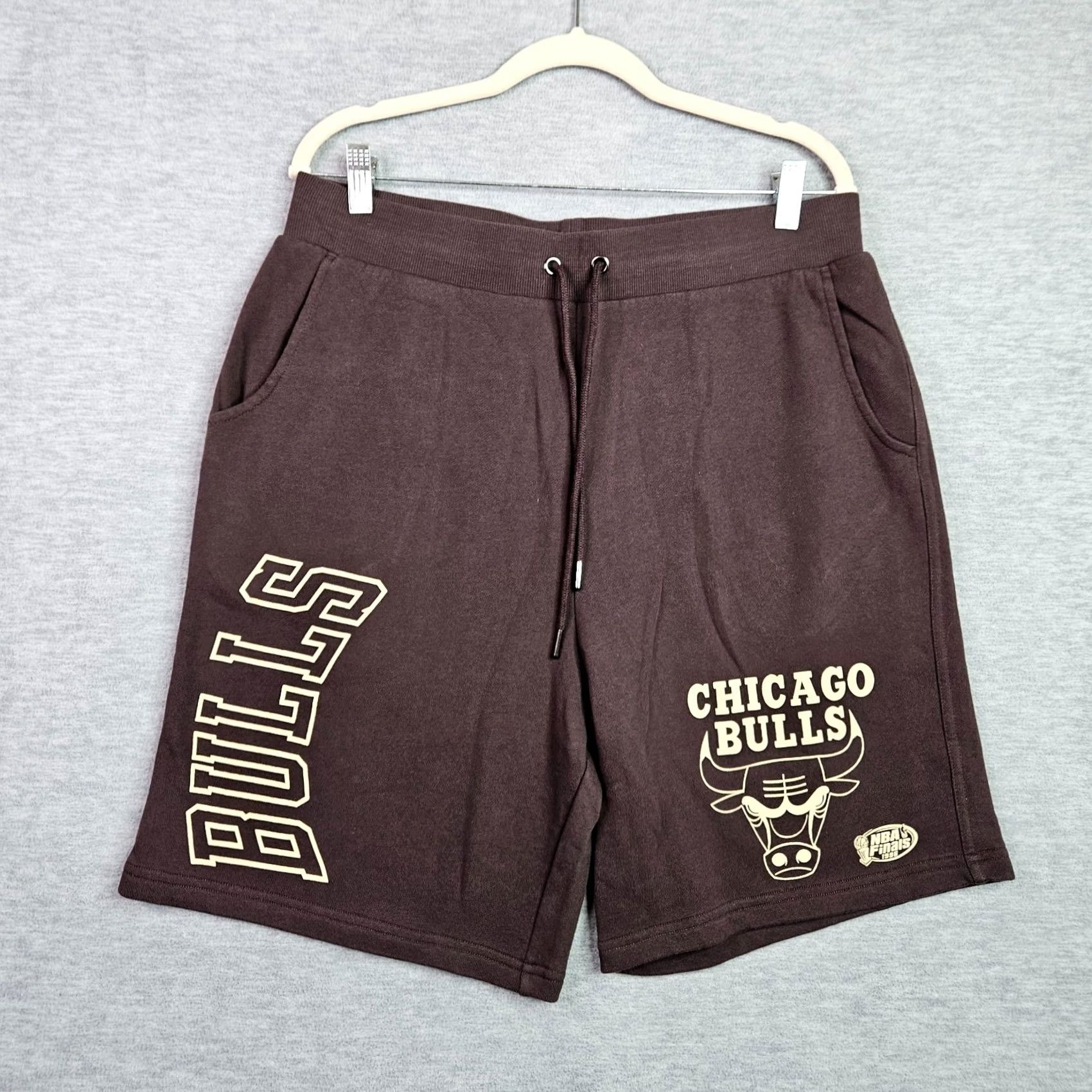 Mitchell & Ness Mitchell & Ness Chicago Bulls Sweat shorts M Brown NBA Finals NEW Size US 31 - 3 Thumbnail