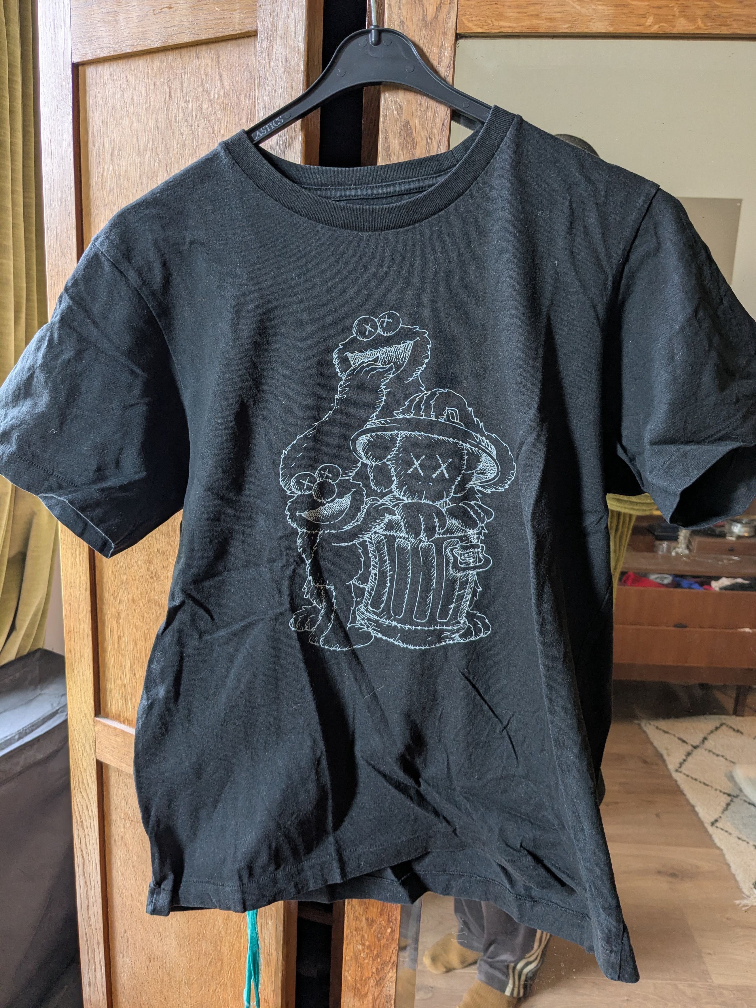 Kaws × Uniqlo Kaws x Uniqlo Sesame Street Tee (rare) Size US M / EU 48-50 / 2 - 1 Thumbnail