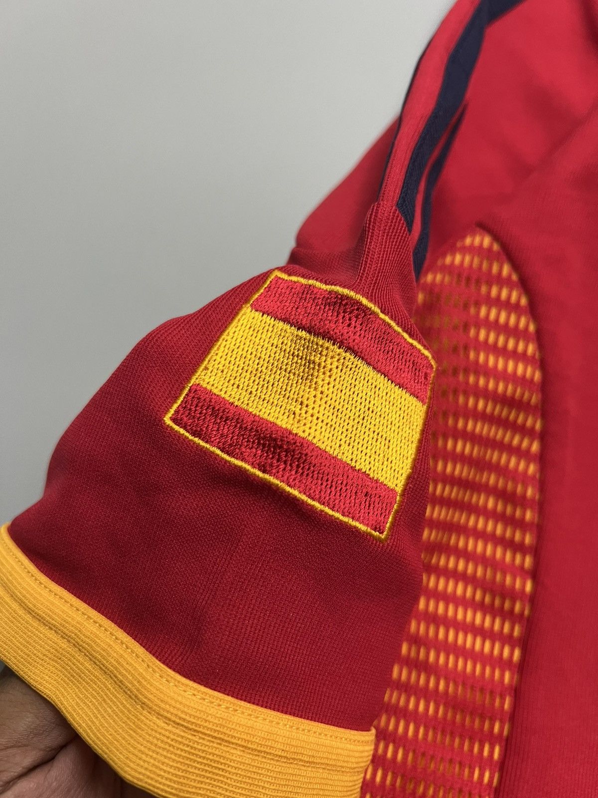 Adidas Vintage Spain Home Jersey 2002-2004 Size US M / EU 48-50 / 2 - 5 Thumbnail