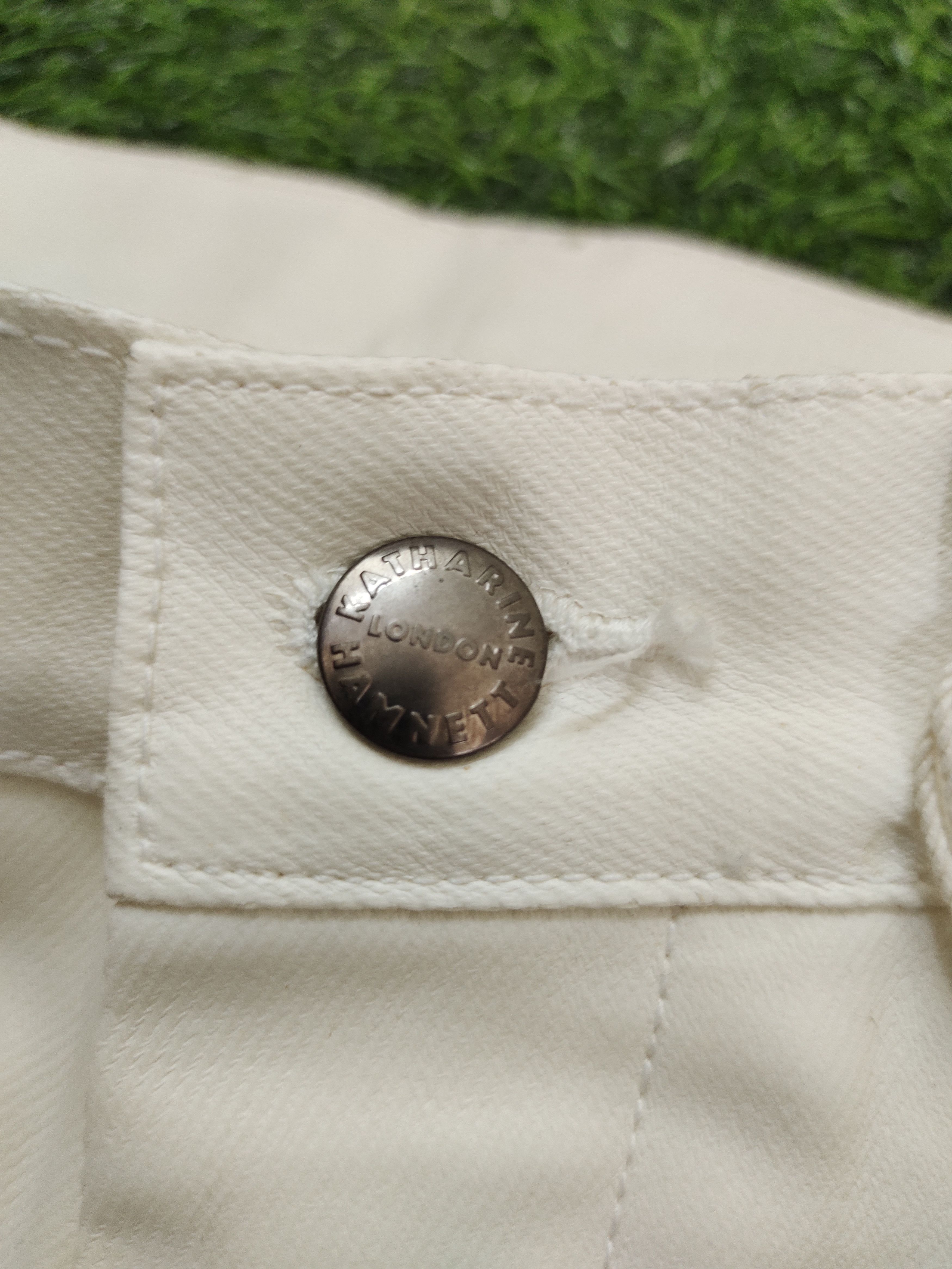Katharine Hamnett London Katharine Hamnett London White Coated Denim Pants Size US 28 / EU 44 - 16 Thumbnail