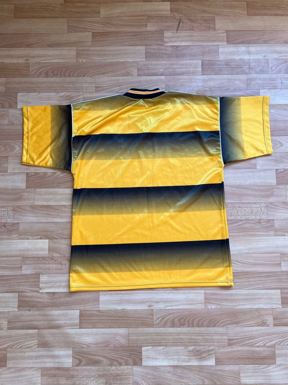 Vintage 2004 BOSTON UNITED HOME SOCCER JERSEY FOOTBALL SHIRT RARE Size US XL / EU 56 / 4 - 8 Thumbnail