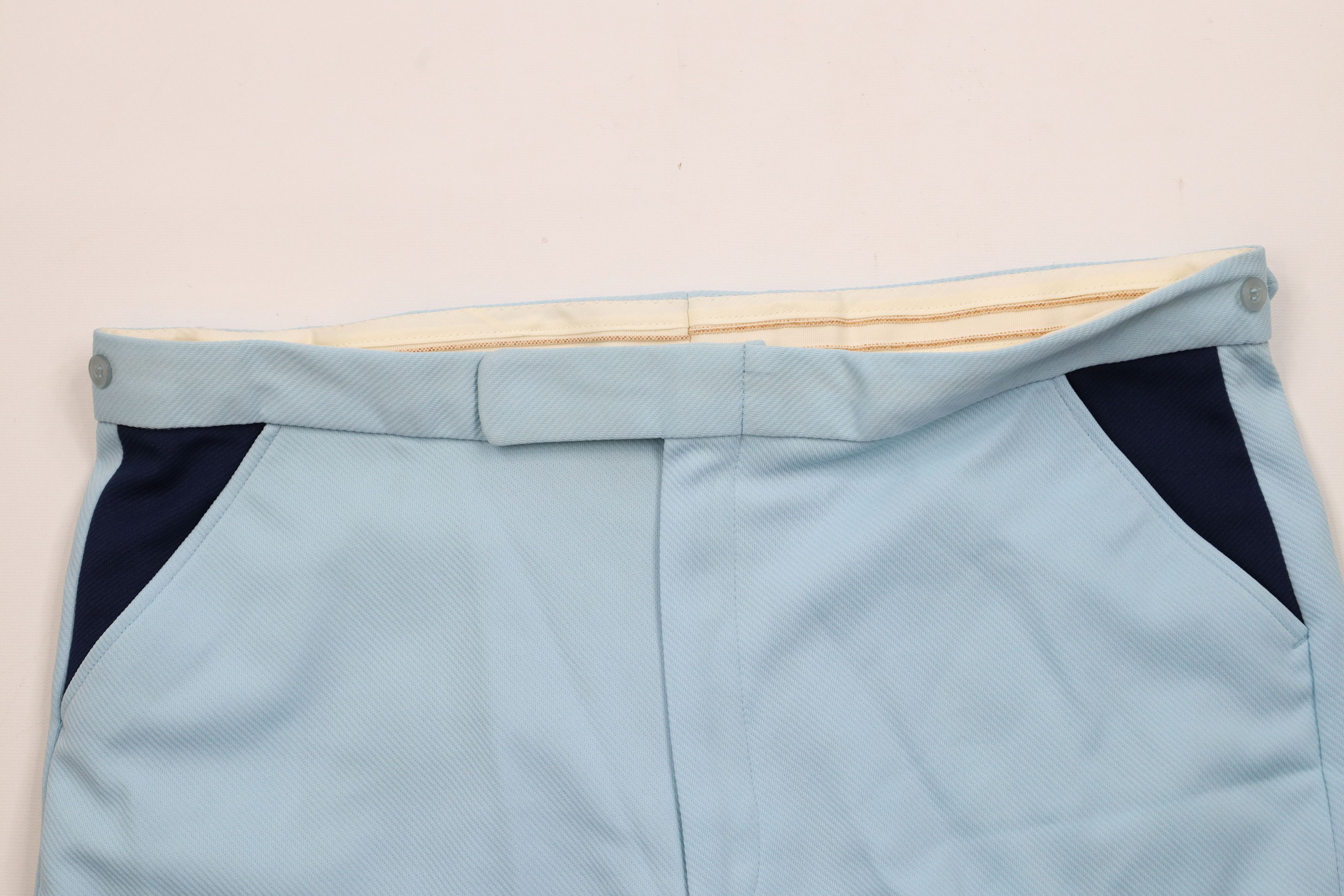 Vintage Vintage 70s Streetwear Knit Above Knee Shorts Carolina Blue Size US 40 / EU 56 - 2 Thumbnail