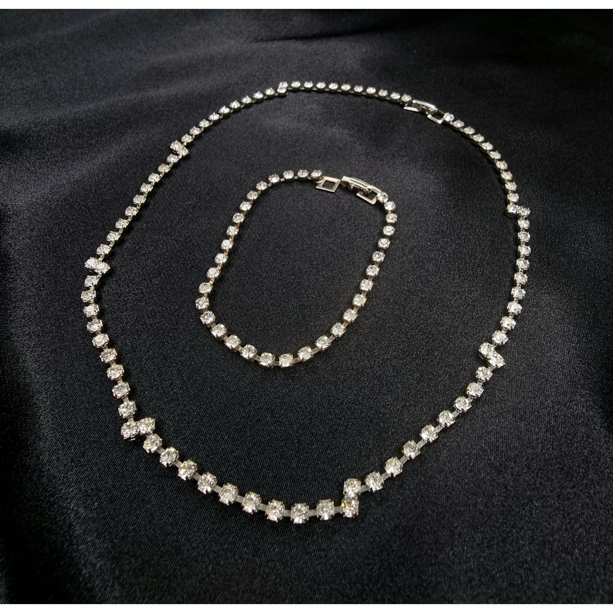 Vintage Rare Find Vintage Rhinestone Necklace & Bracelet Set With Si Size ONE SIZE - 2 Thumbnail