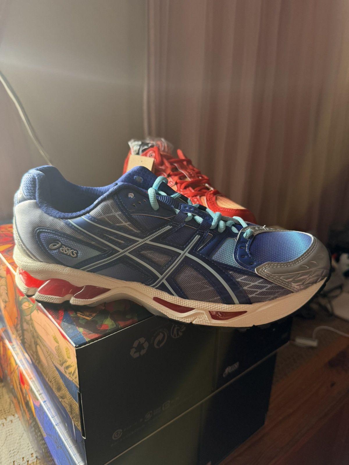 Asics × Kith × Marvel Comics Marvel vs Capcom Asics Gel Nimbus 10.1 Iron Man vs Mega Man Size US 9 / EU 42 - 3 Thumbnail
