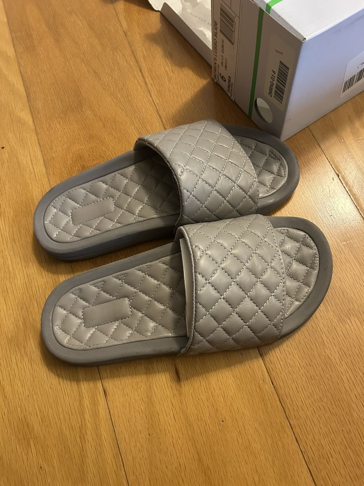 Tundra Tundra grey slides Size US 5 / IT 35 - 1 Thumbnail