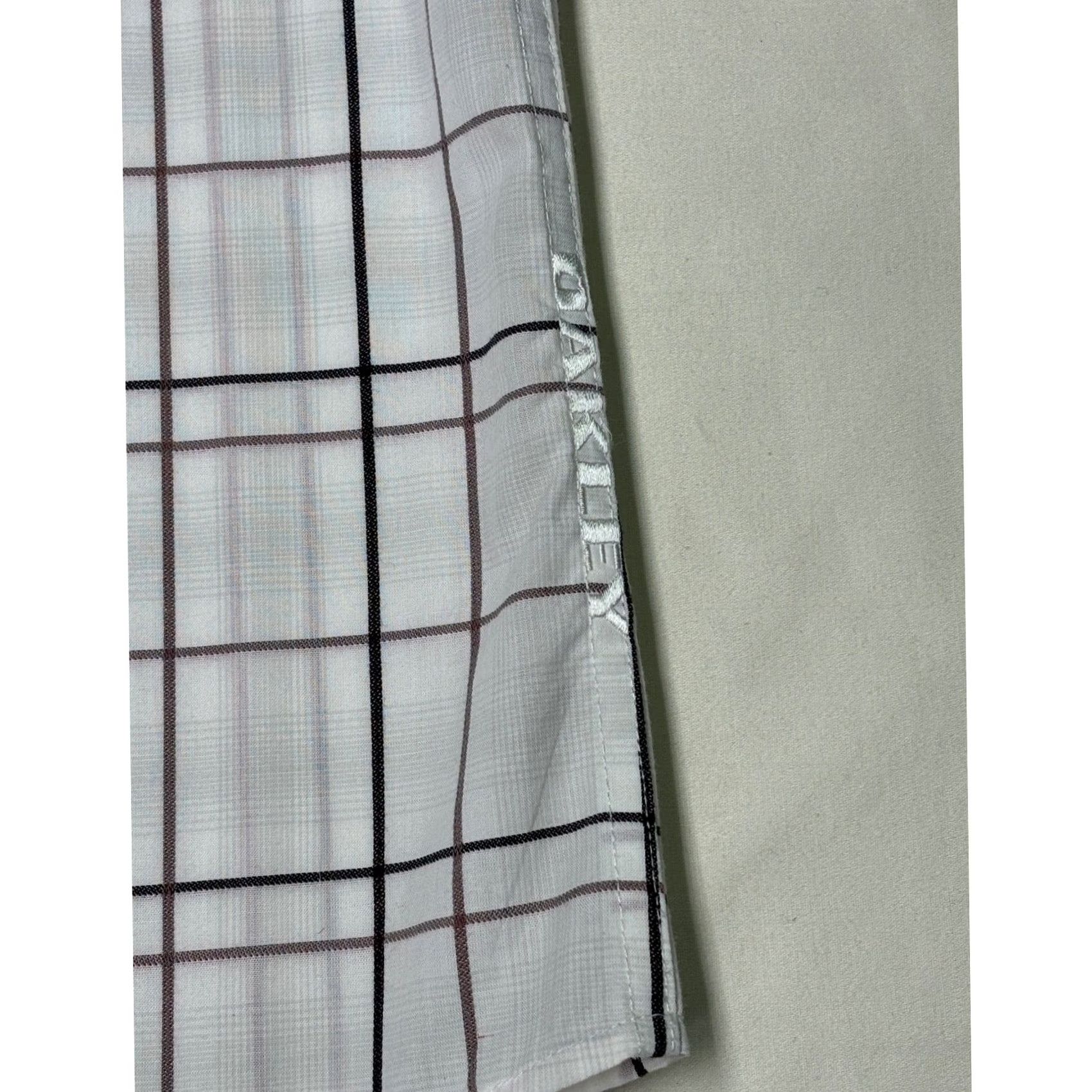 Oakley Oakley Shirt Men Short Sleeve Button Up Plaid White Regular Fit Casual Shirt Size US L / EU 52-54 / 3 - 6 Thumbnail