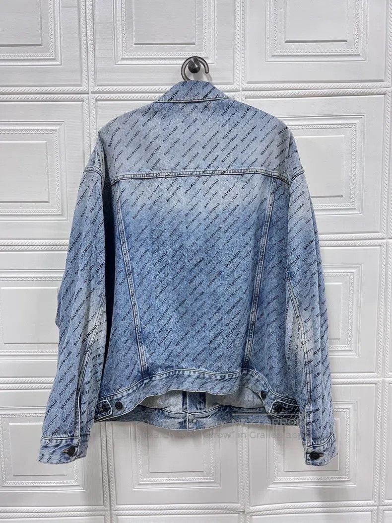 Balenciaga Balenciaga Full Print Logo Long Sleeve Denim Jacket Size US M / EU 48-50 / 2 - 2 Thumbnail
