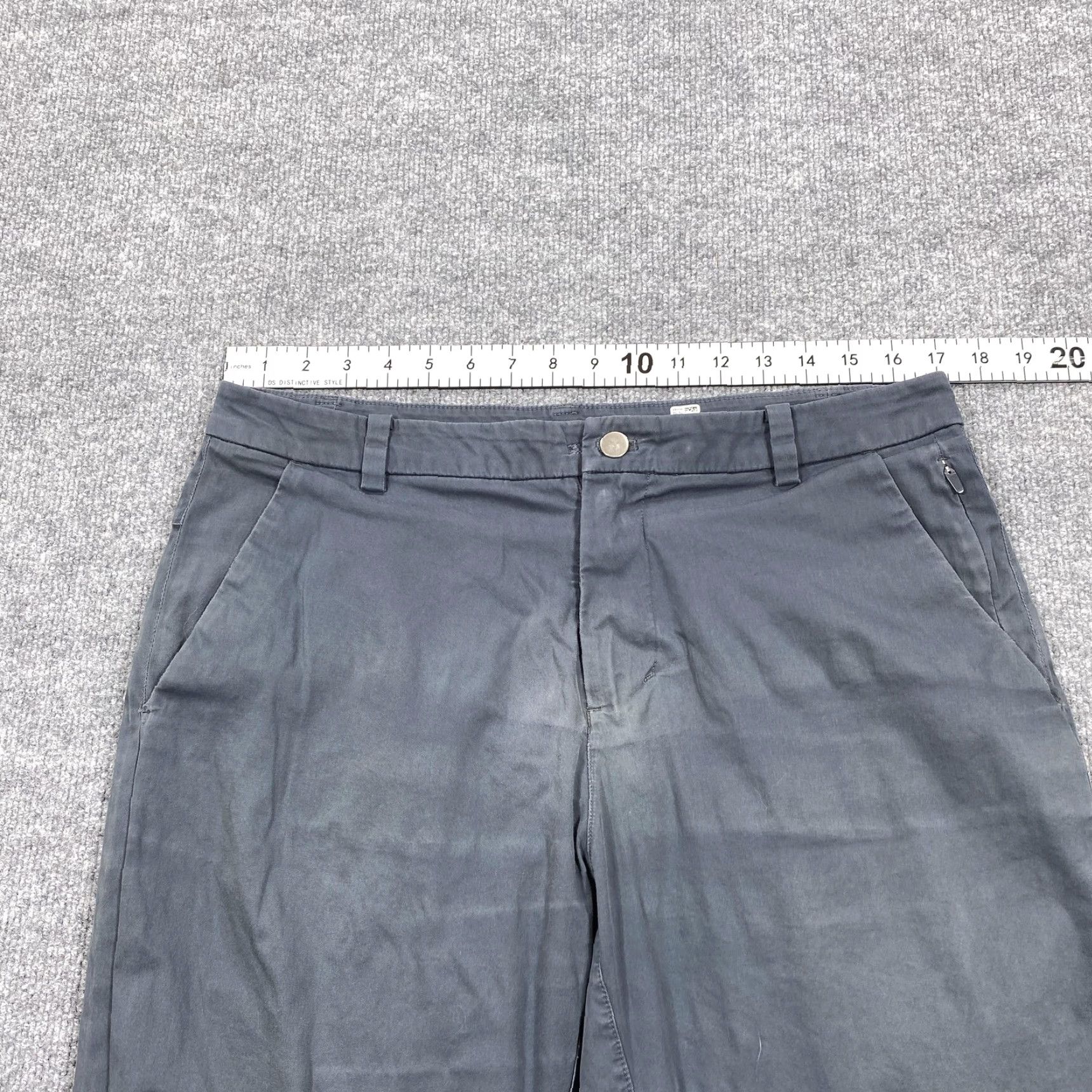 Lululemon Lululemon Mens Chino Pants 33x32 Gray Tapered Flat Front Casual Everyday Golf Pockets Logo Size US 33 - 5 Thumbnail