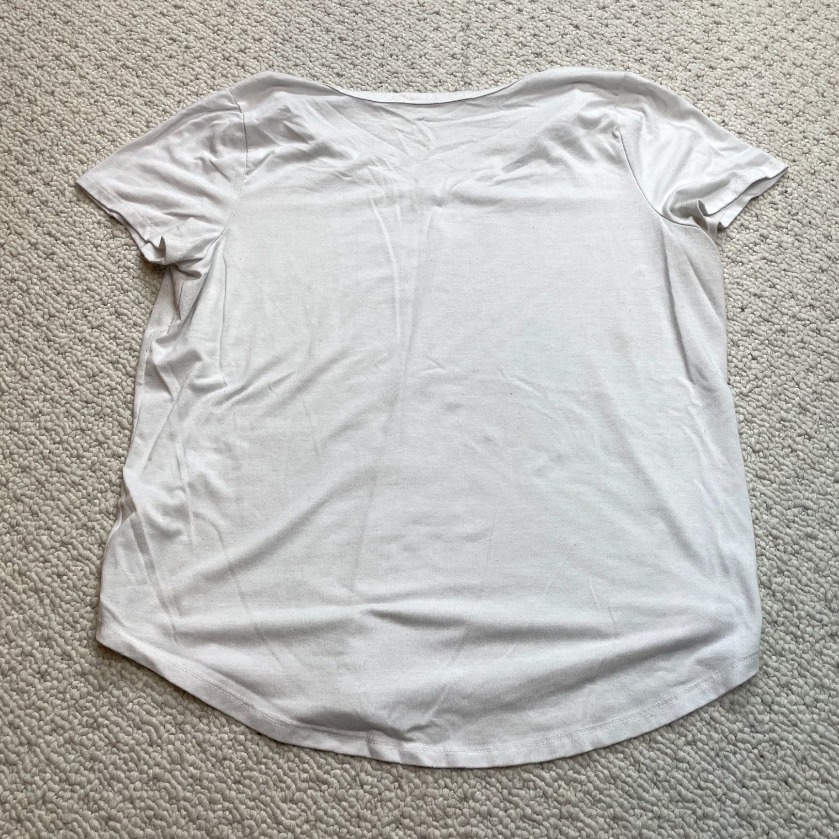 Vintage **Womens White XL SO Basic T-Shirt V-Neck Pullover** User: Womens White XL SO Basic T-Shirt V-Neck Pullover Size XL / US 12-14 / IT 48-50 - 8 Thumbnail