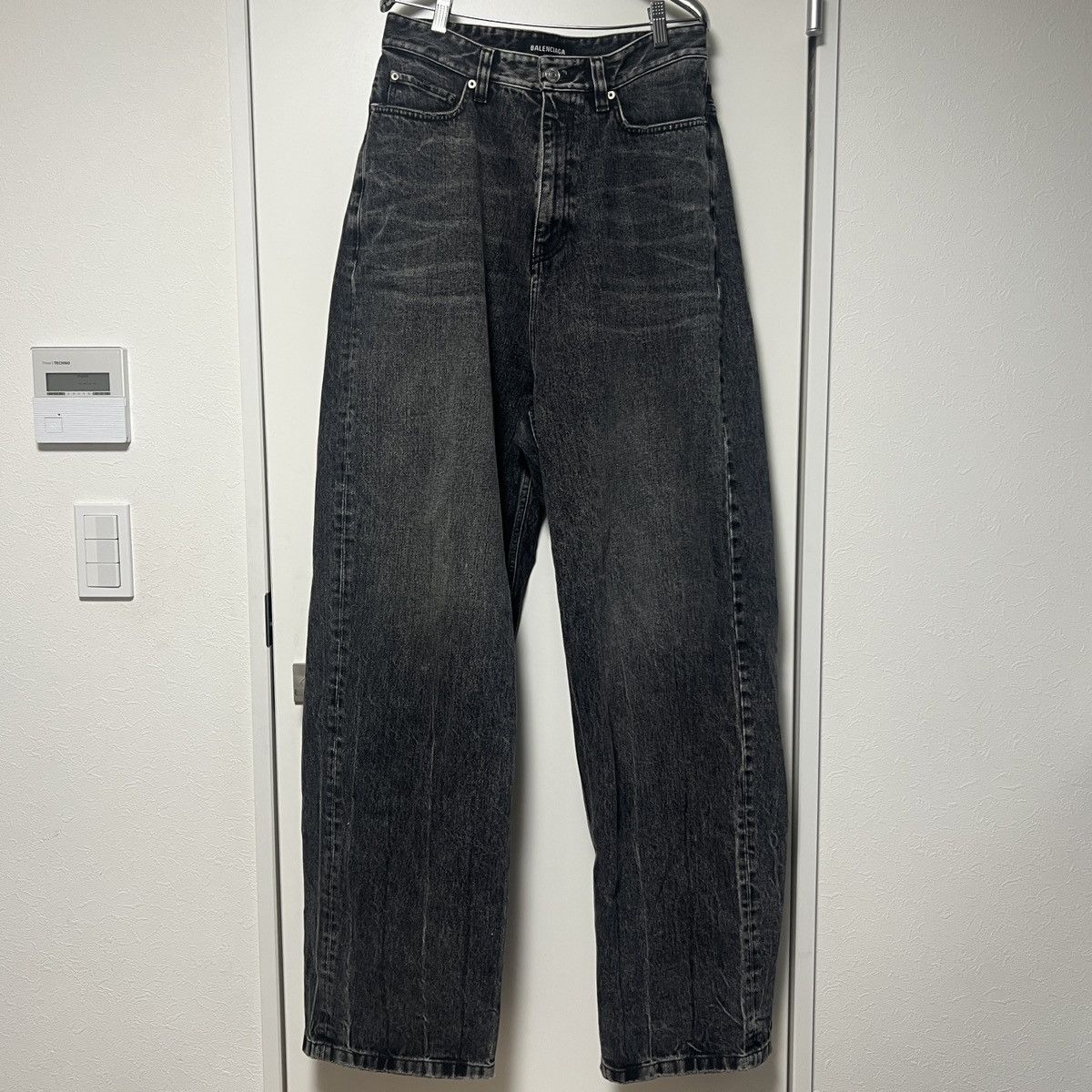 Balenciaga Balenciaga Pull-Up Baggy Wide Jeans Size US 30 / EU 46 - 2 Thumbnail