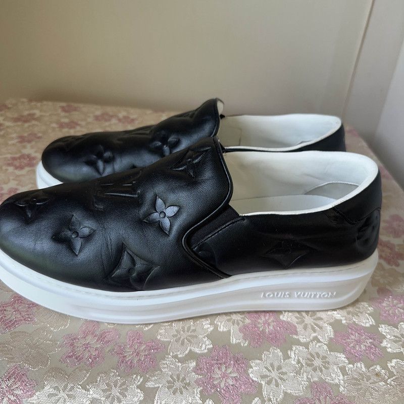 Louis Vuitton Louis Vuitton Beverly Hills Black Leather Slip-Ons 0079 Size US 10 / IT 40 - 1 Thumbnail
