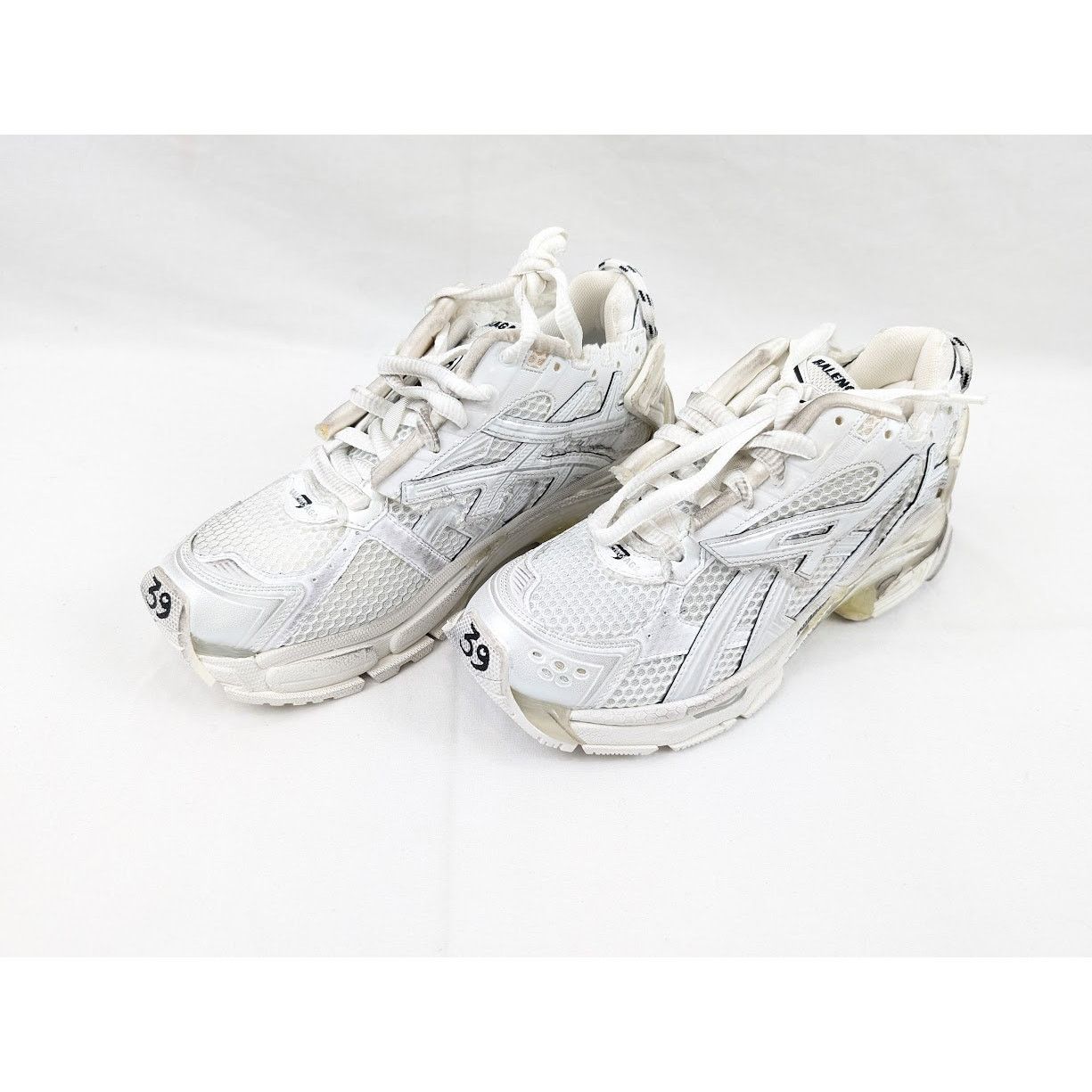 Balenciaga o1rshd1 Monocolor Runner Sneakers in White Size US 6 / EU 39 - 17 Thumbnail