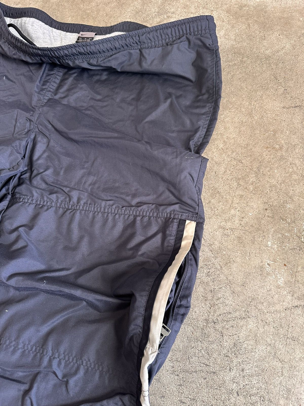 Nike × Vintage Y2K Black Lined Nike Joggers Size US 40 / EU 56 - 4 Thumbnail