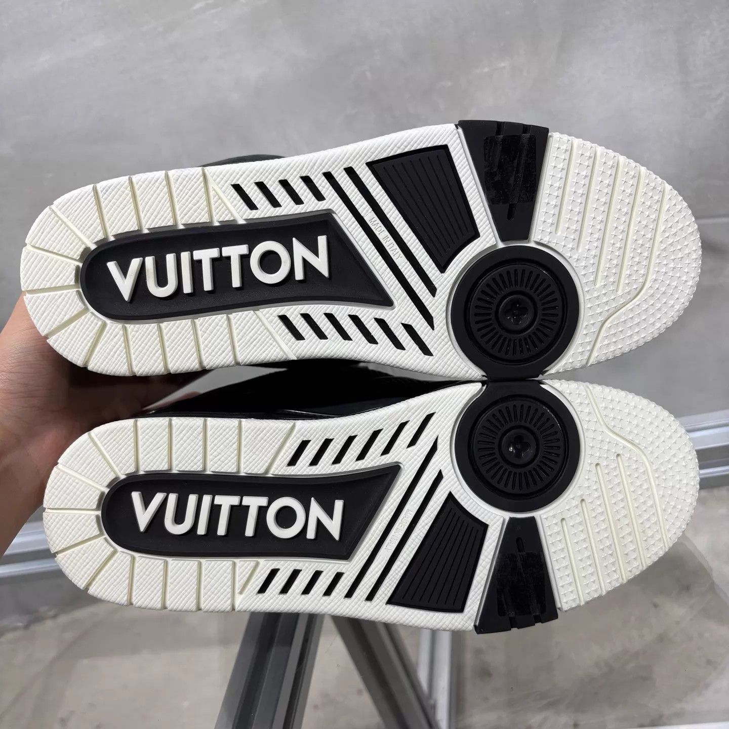 Louis Vuitton Louis Vuitton LV Skate Black White Shoes UK5 (39) Size US 6 / EU 39 - 7 Thumbnail