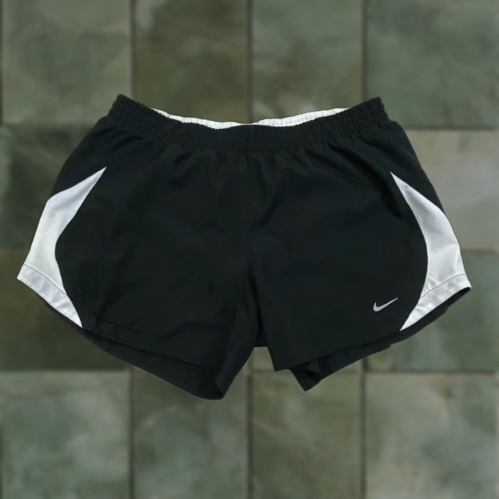 Nike Nike Womens Athletic Shorts Medium Black White Running Track Size 30" / US 8 / IT 44 - 1 Thumbnail
