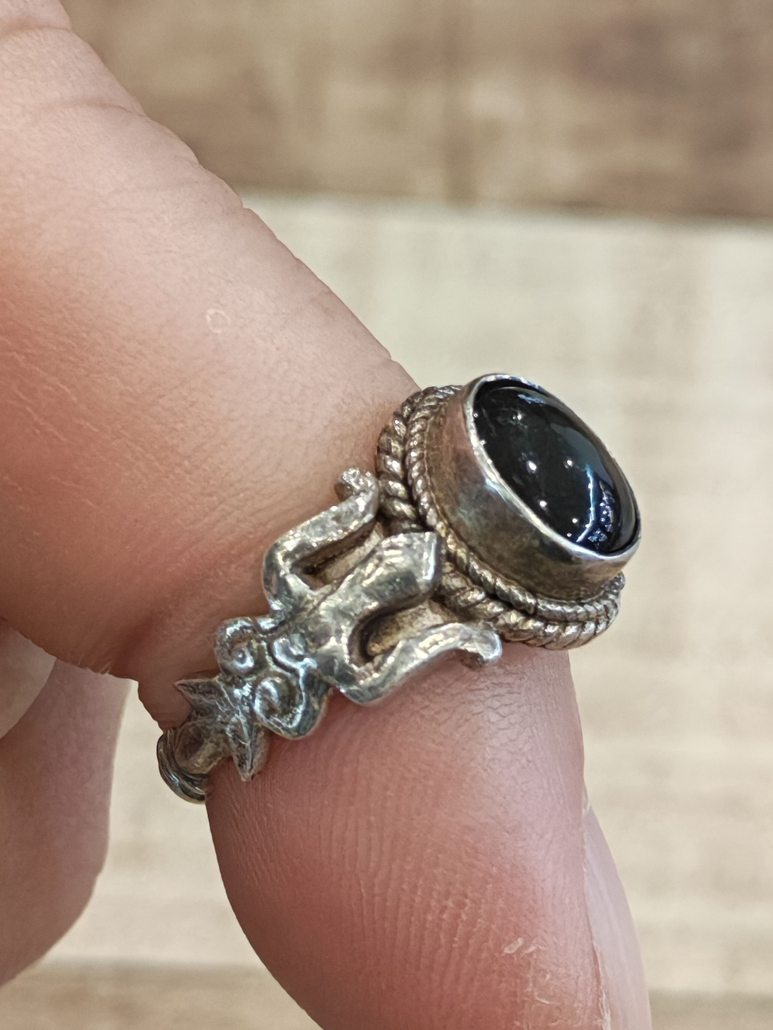 Vintage VINTAGE RING BLACK ONYX STERLING SILVER SIZE 20MM VINTAGE Size ONE SIZE - 5 Thumbnail