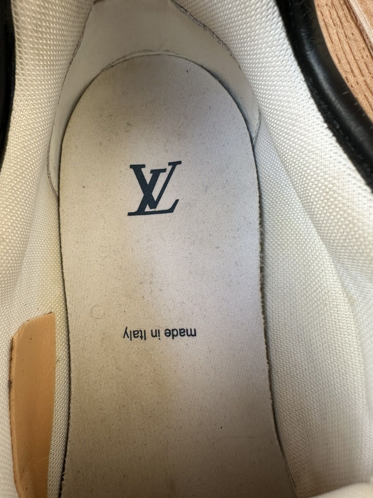 Louis Vuitton Louis Vuitton X Virgil Abloh Leather Lowtops Size US 9 / EU 42 - 19 Thumbnail