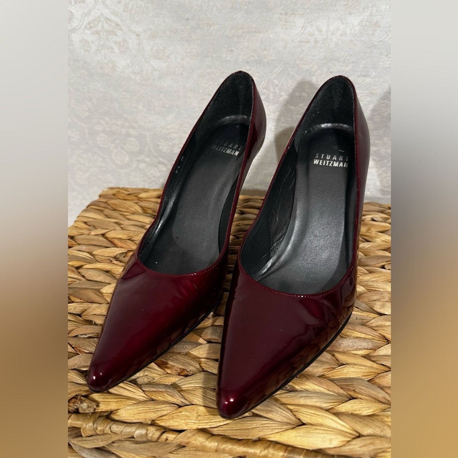 Stuart Weitzman Vintage Stuart Weitzman Burgundy Patent Leather Pointed Toe Size US 5.5 / IT 35.5 - 1 Thumbnail