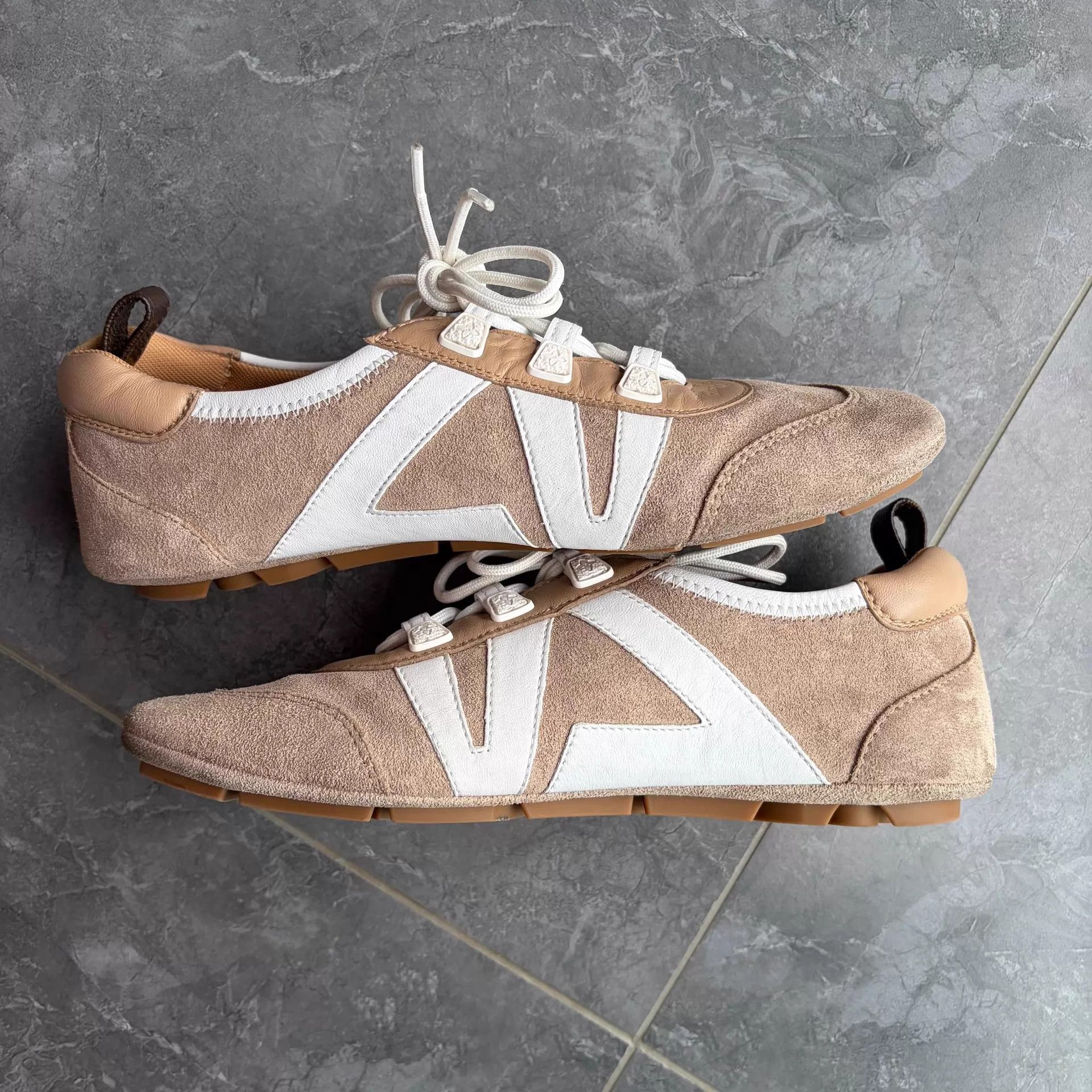 Louis Vuitton LV Women's New Sneakers 37 Size US 6.5 / IT 36.5 - 5 Thumbnail