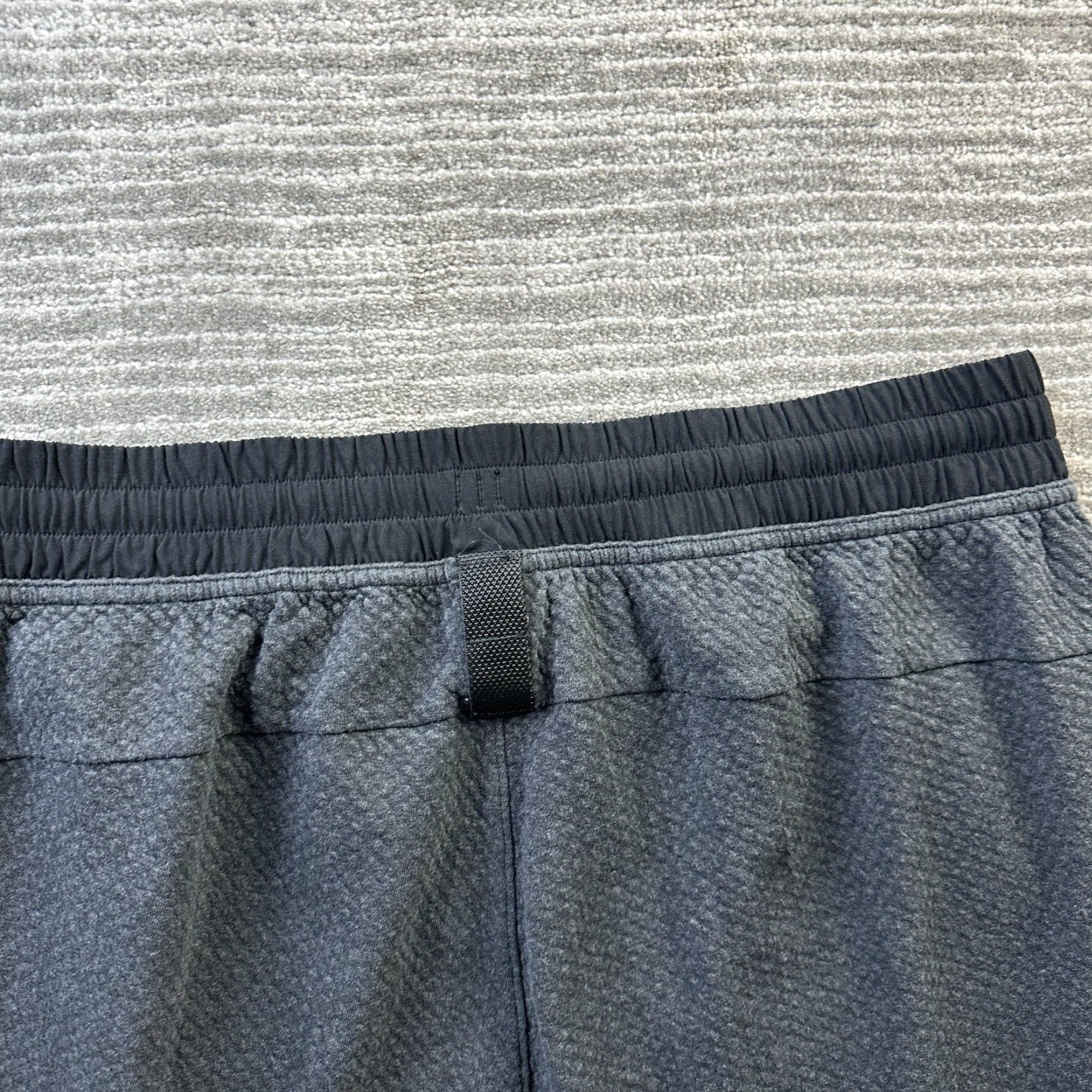 Lululemon Lululemon At Ease Joggers Mens XL Gray Slim Tapered Size US 36 / EU 52 - 4 Thumbnail