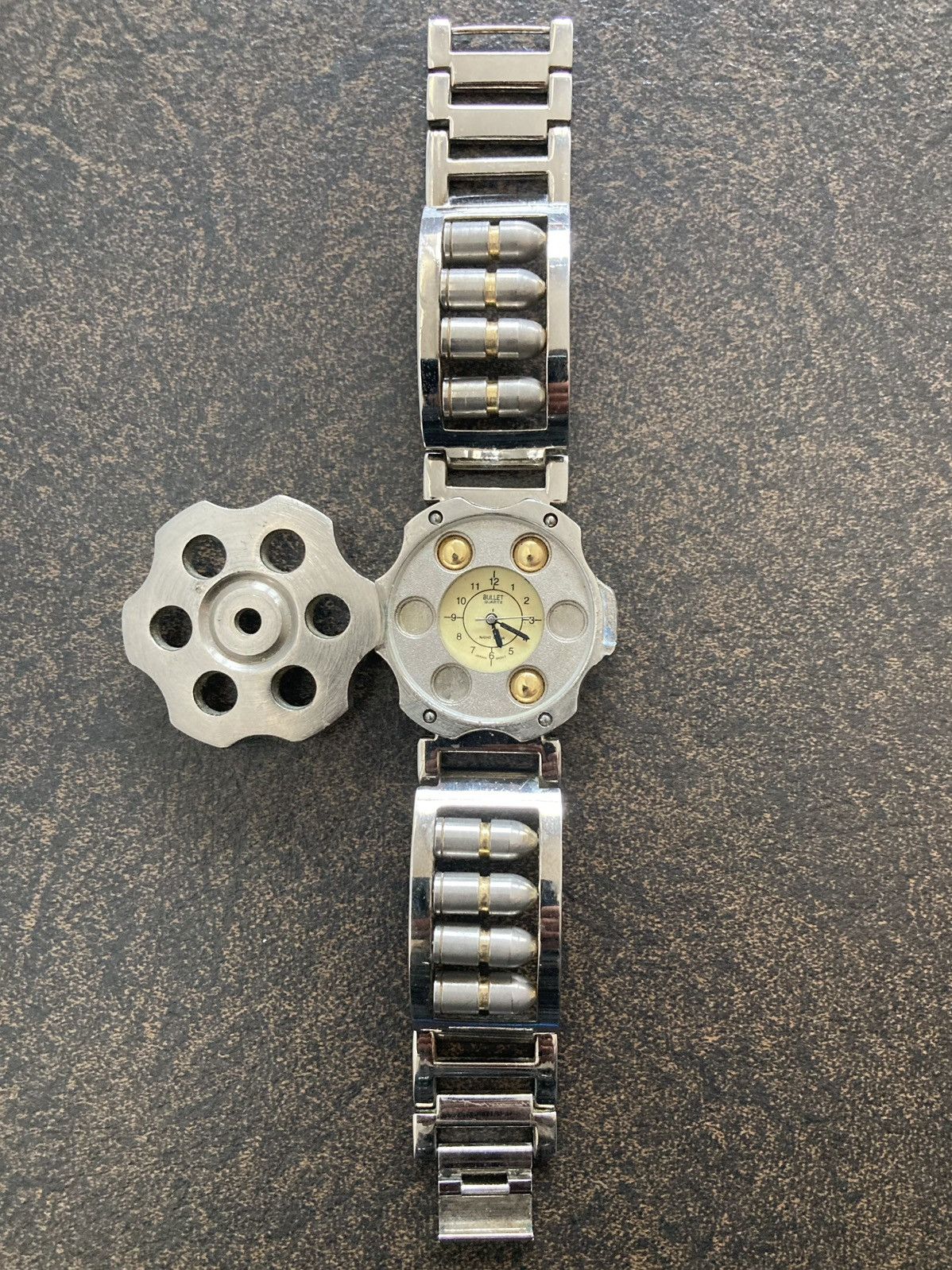 REVOLVER WRISTWATCH BULLET QUARTZ WATCH SILVER JAPAN VINTAGE