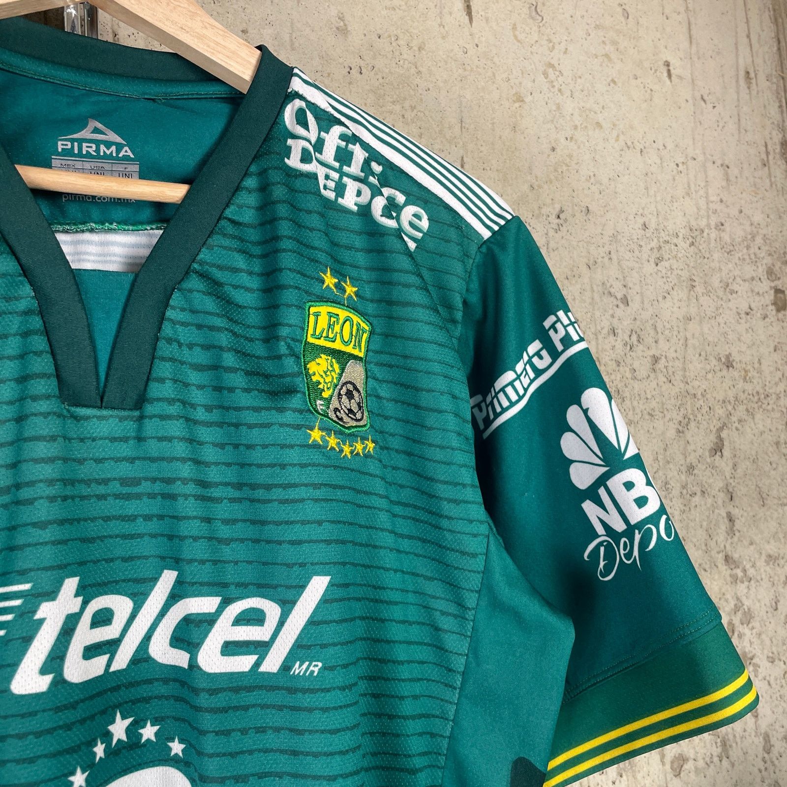Other Pirma Club Leon 2015/16 Home Medium Soccer Jersey Mens Kit Size US M / EU 48-50 / 2 - 3 Thumbnail