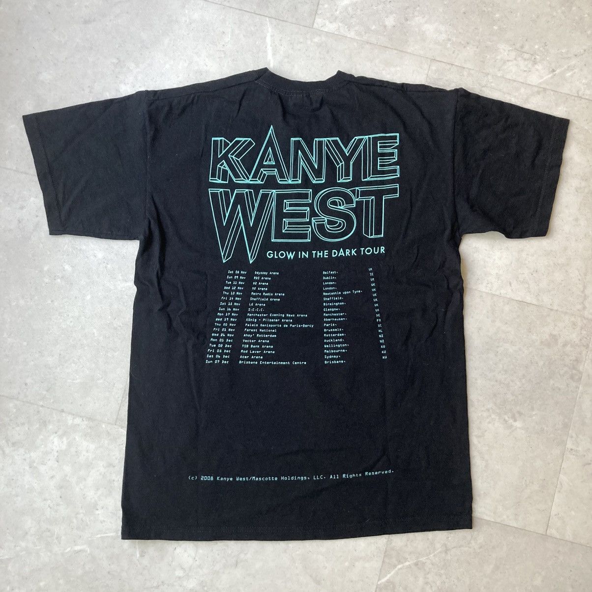 Rap Tees vintage kanye west glow in the dark tour rap tee Size US M / EU 48-50 / 2 - 5 Thumbnail
