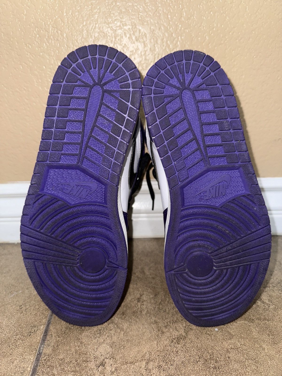 Nike Jordan 1 Retro High OG Court Purple Size US 9.5 / EU 42-43 - 8 Thumbnail