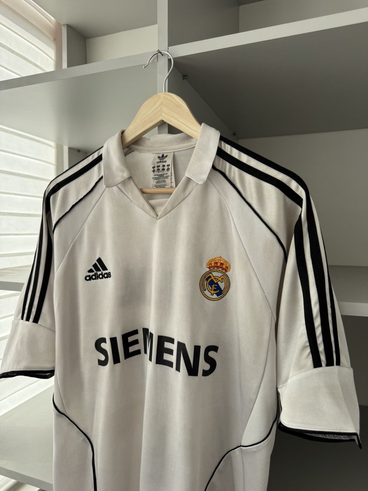 Adidas Adidas Real Madrid 7 Raul 2005 2006 Siemens Home Jersey Size US M / EU 48-50 / 2 - 5 Thumbnail
