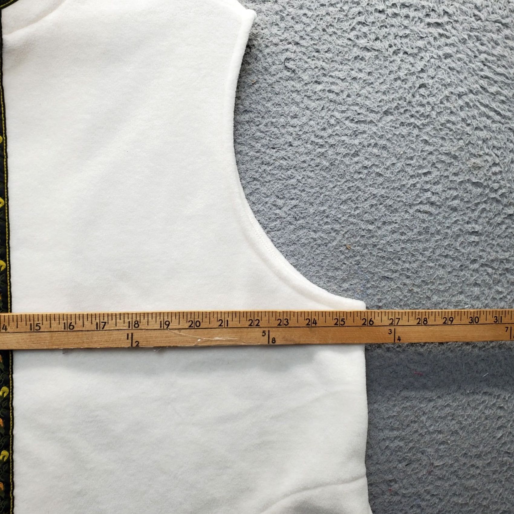 Vintage Susan Graver Vest Women 1X Tan Pouch Pocket Sleeveless Mock Neck Full Zip Vest Womens Size 1X Tan Pockets Zip Size XL / US 12-14 / IT 48-50 - 4 Thumbnail