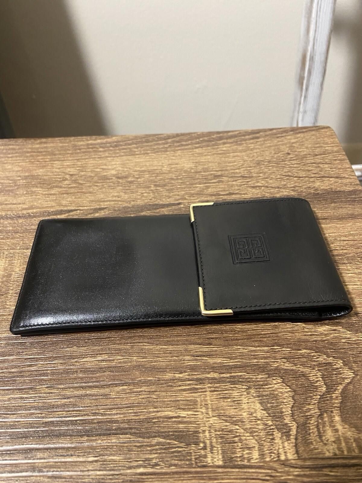 Givenchy Rare Givenchy soft black leather sunglasses case multipouch Size ONE SIZE - 3 Thumbnail