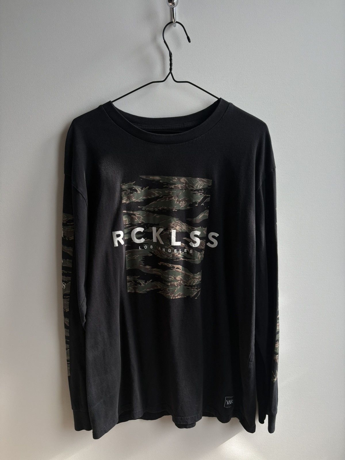 Young And Reckless Streetwear Hype Young and Reckless Long Sleeve T-shirt Size US XL / EU 56 / 4 - 1 Thumbnail