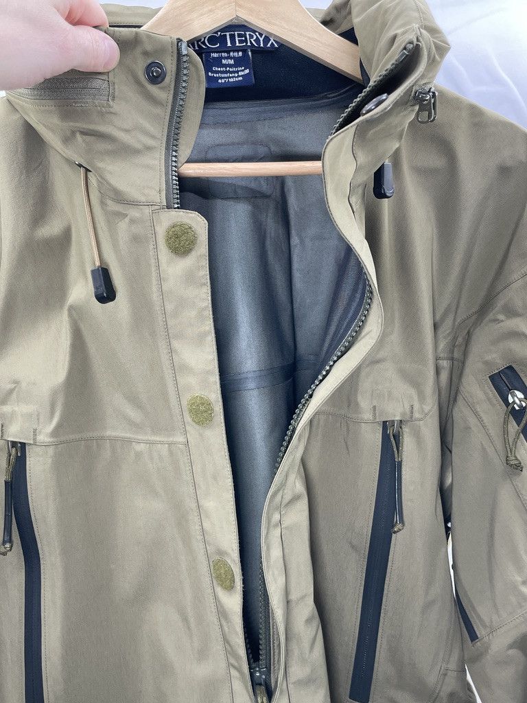 Arc'teryx ARCTERYX LEAF Alpha Gen 1 Crocodile Gore Tex Jacket Size US M / EU 48-50 / 2 - 15 Thumbnail