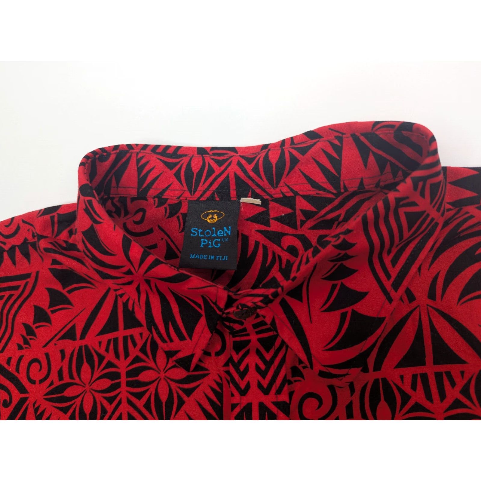 Vintage Stolen Pig Button-Up Shirt Hawaiian Red Men's 2XL Short Sleeve Made in Fiji Size US XXL / EU 58 / 5 - 6 Thumbnail
