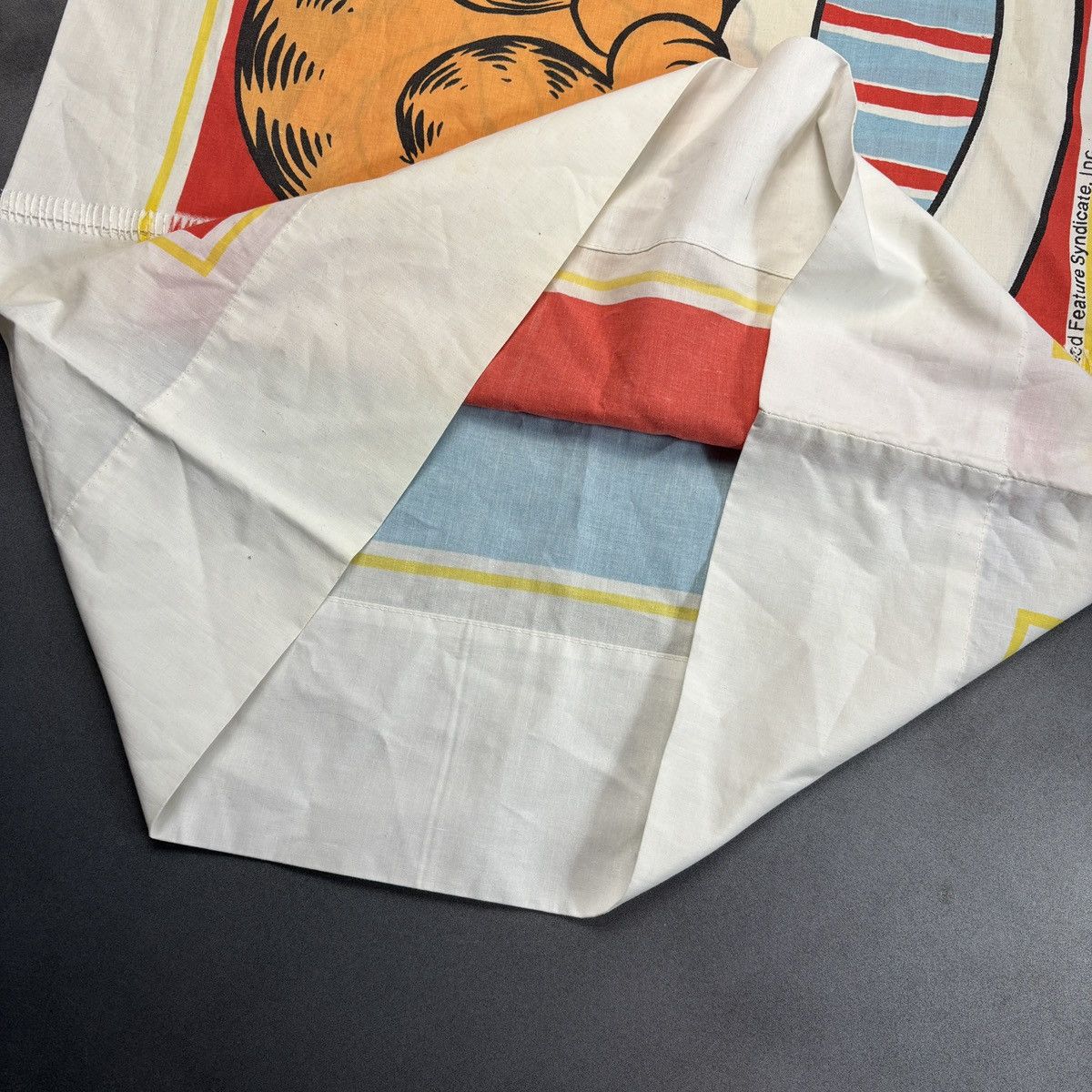 Vintage 1970s Garfield Pillow Case Vintage Bedding Bed Sheet Linens Size ONE SIZE - 5 Thumbnail