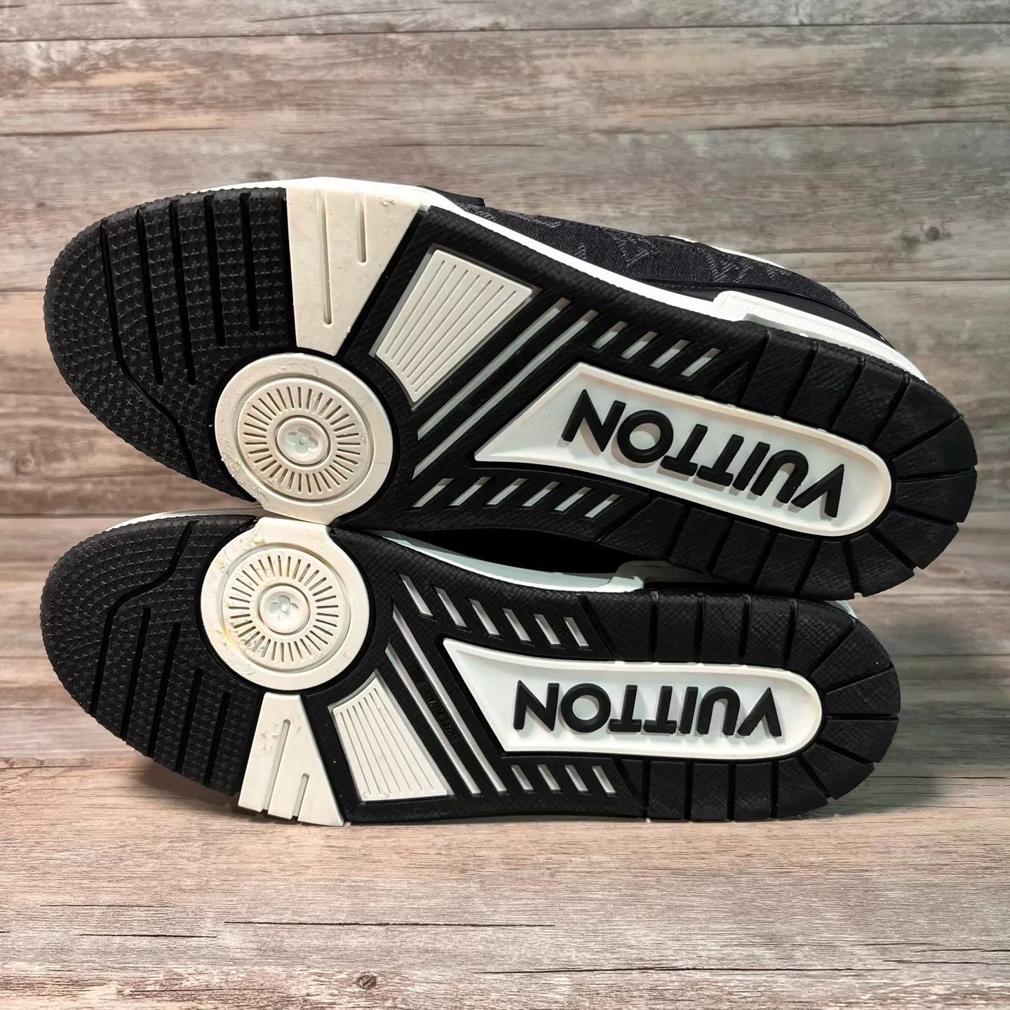 Louis Vuitton Men's LV Trainer Black White Panda Denim UK7.5/41.5 Size US 8.5 / EU 41-42 - 6 Thumbnail