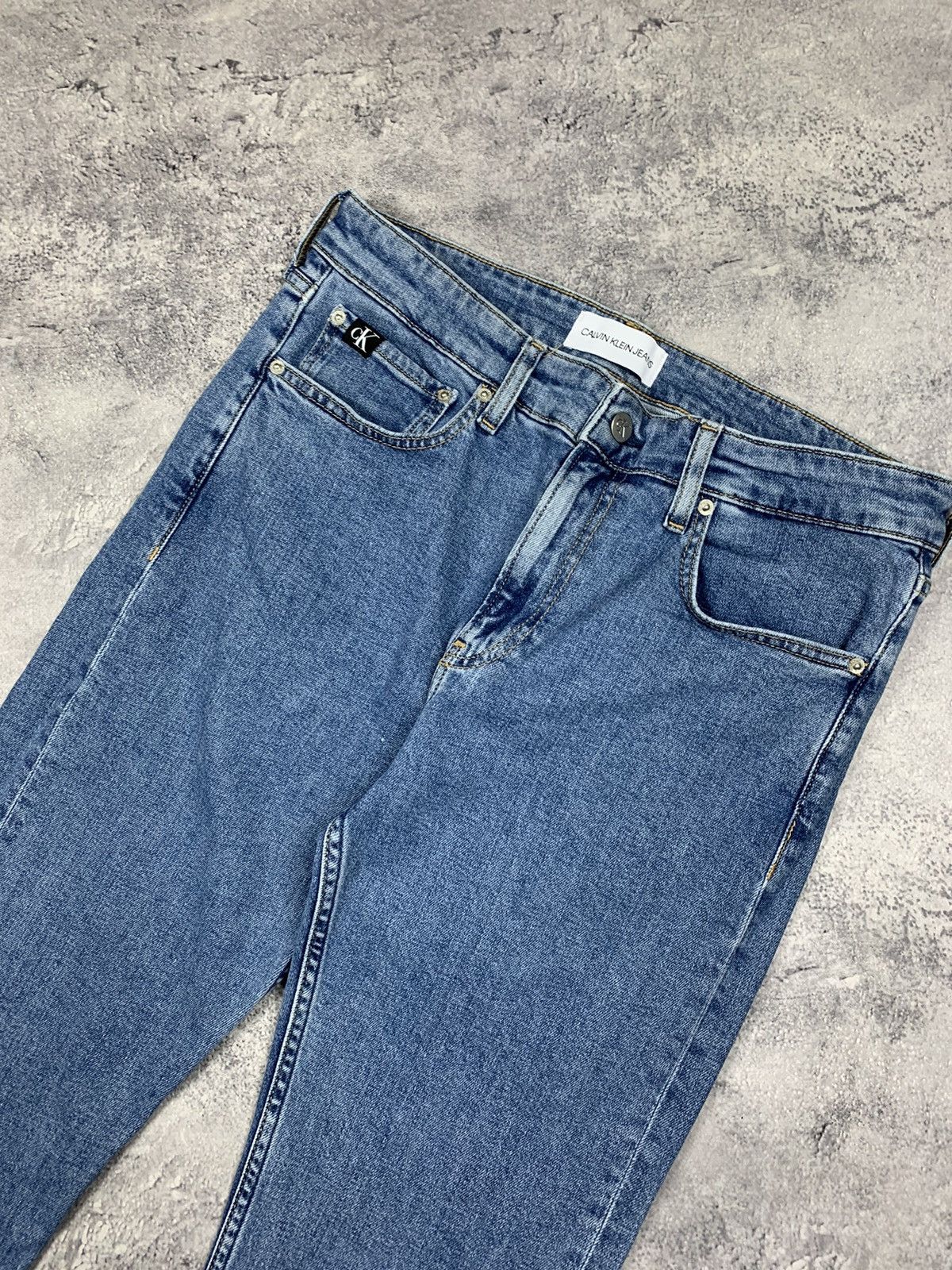 Calvin Klein Calvin Klein Washed Blue Jeans Slim Taper Fit Size W32L30 Size US 32 / EU 48 - 6 Thumbnail