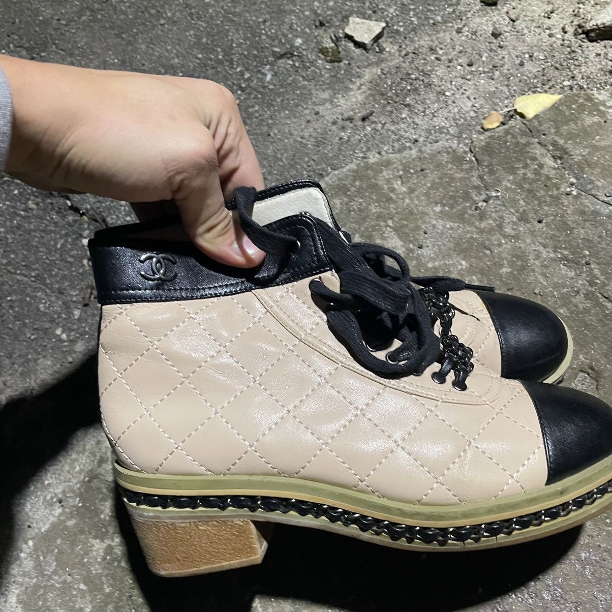 Vintage Chanel Quilted Leather Chain Embellished shoes Oxfords boots Size US 10 / IT 40 - 10 Thumbnail