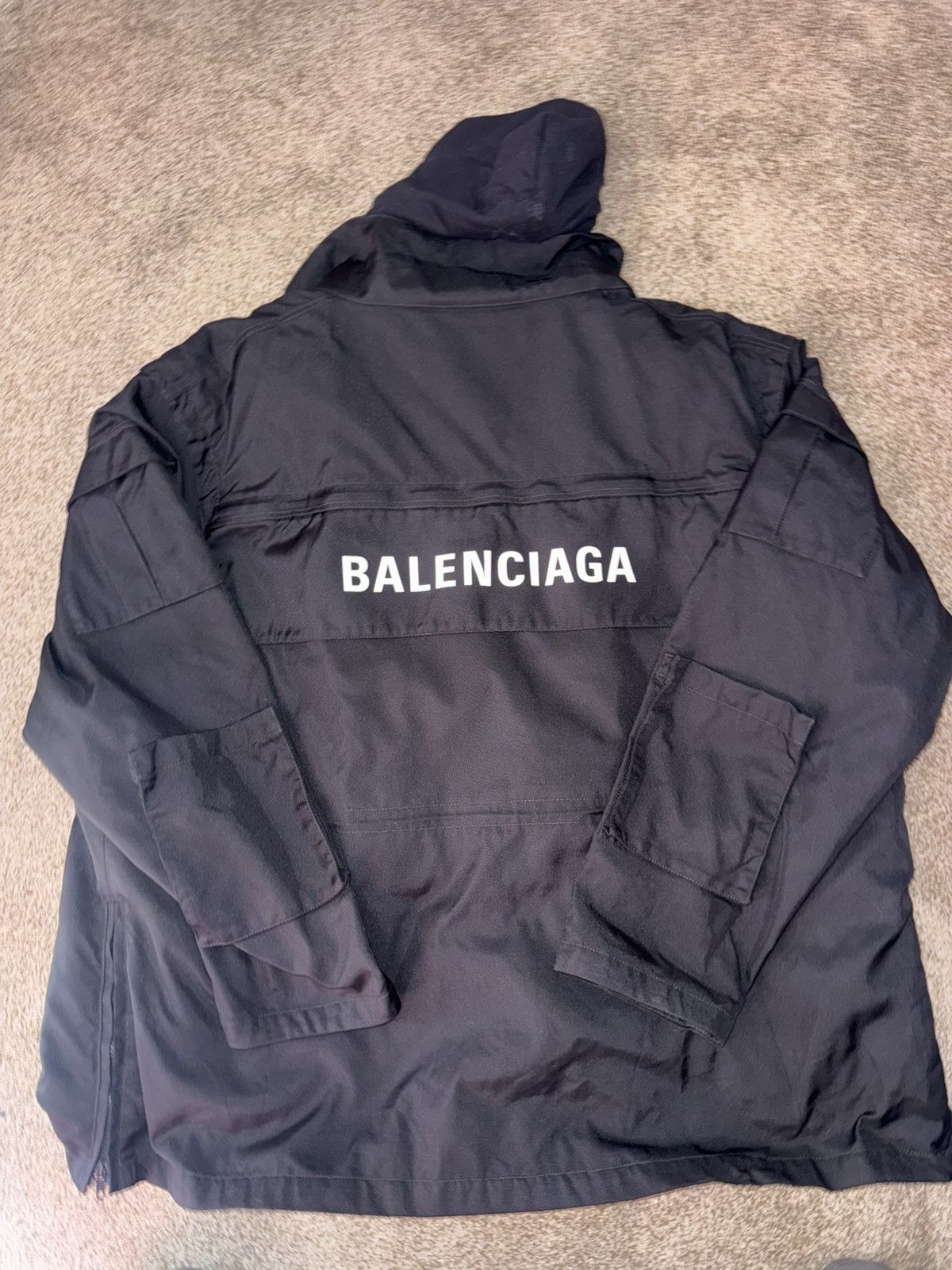 Balenciaga Balenciaga paris printed oversize Parka Size US L / EU 52-54 / 3 - 8 Thumbnail